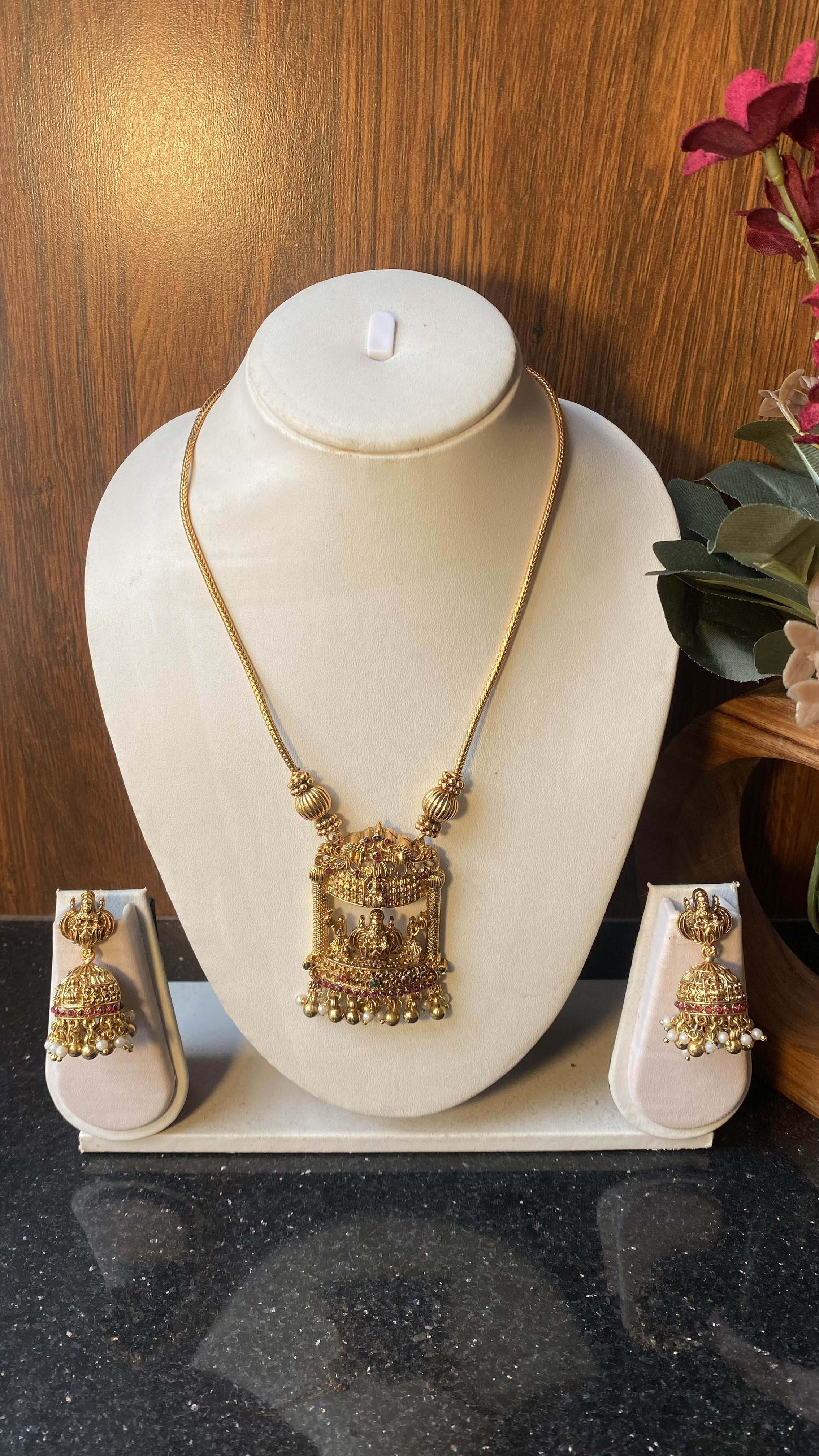 Traditional necklace in chain TNS213