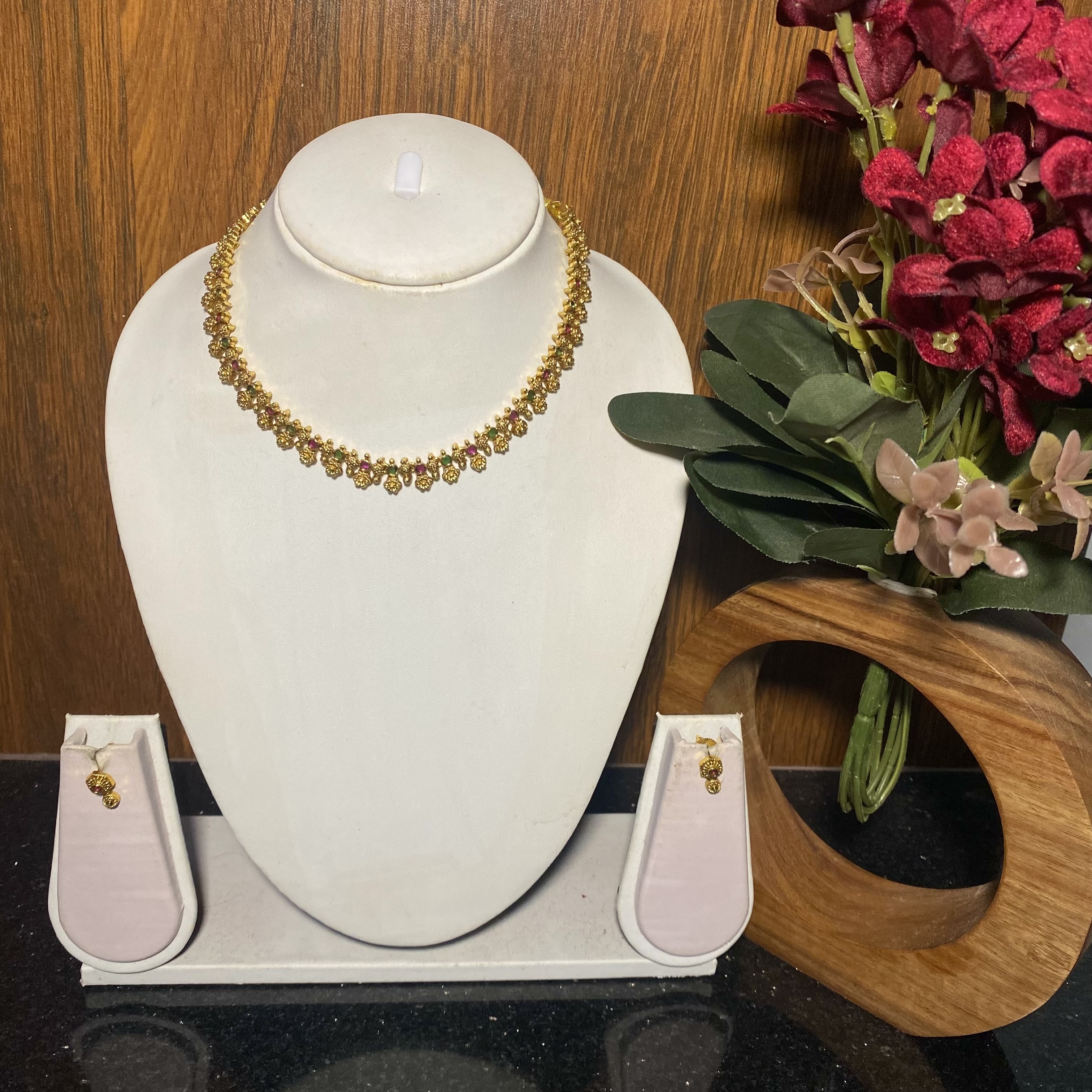 Minimal non idol necklace TNS156