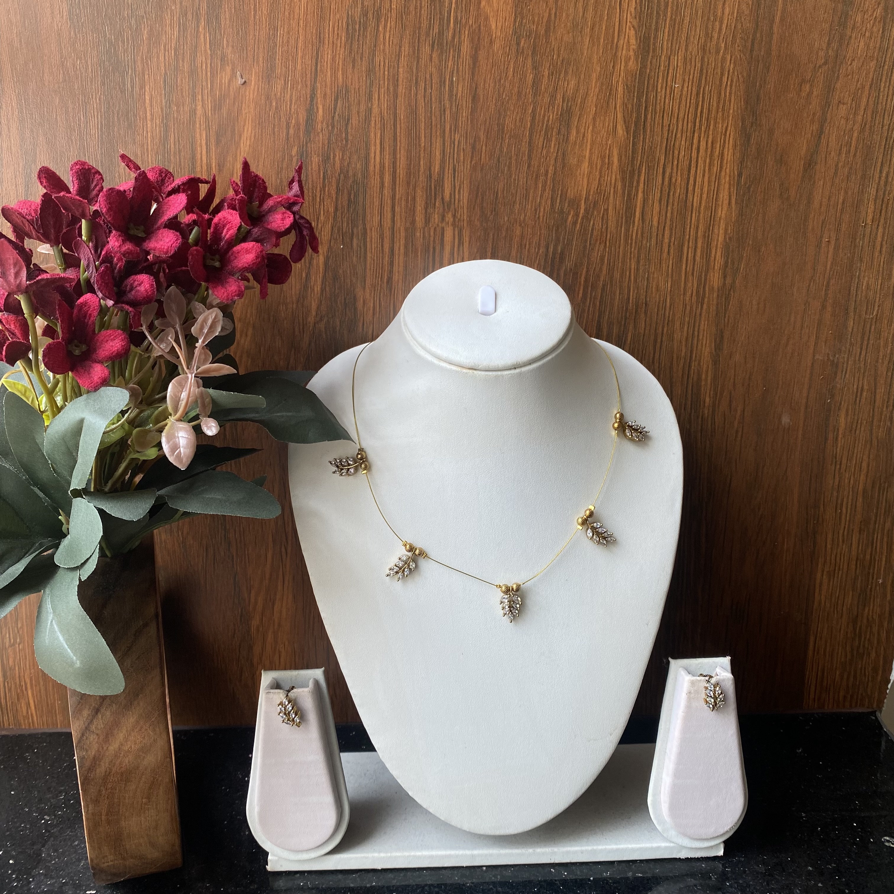 5 leaf invisible chain with earring