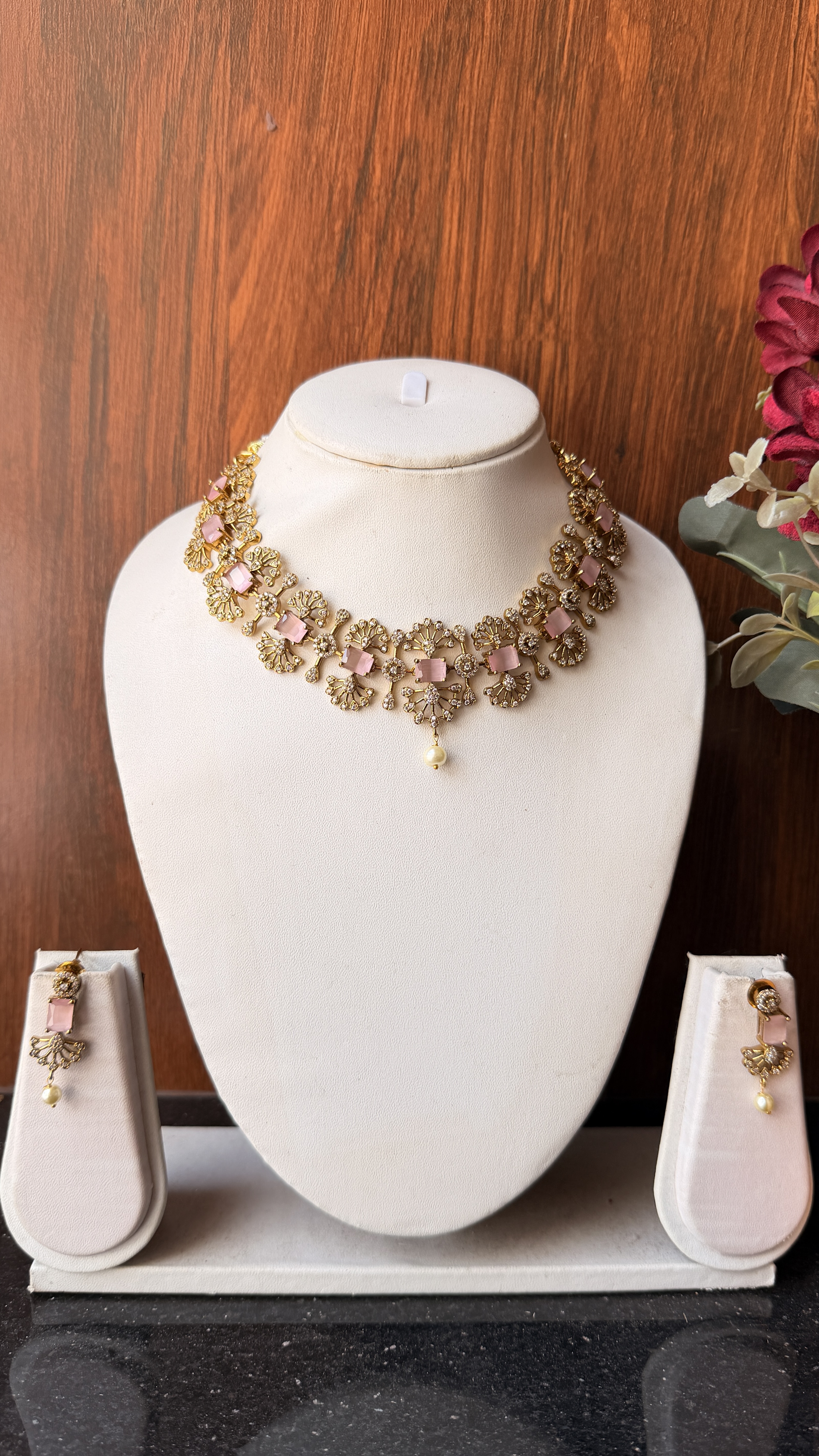 Grandeur in pink necklace DLA907