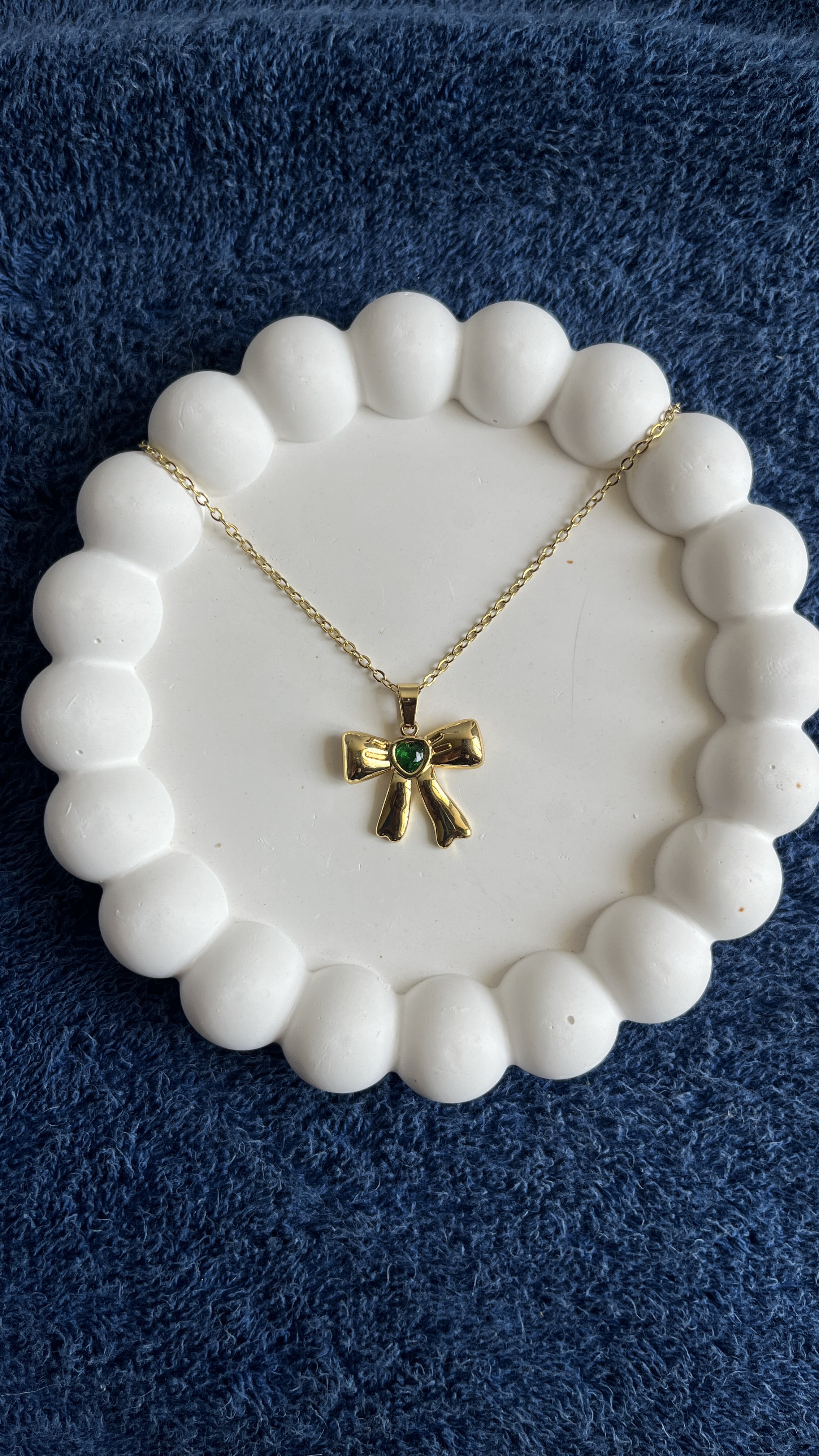 Gold Bow Pendant Necklace