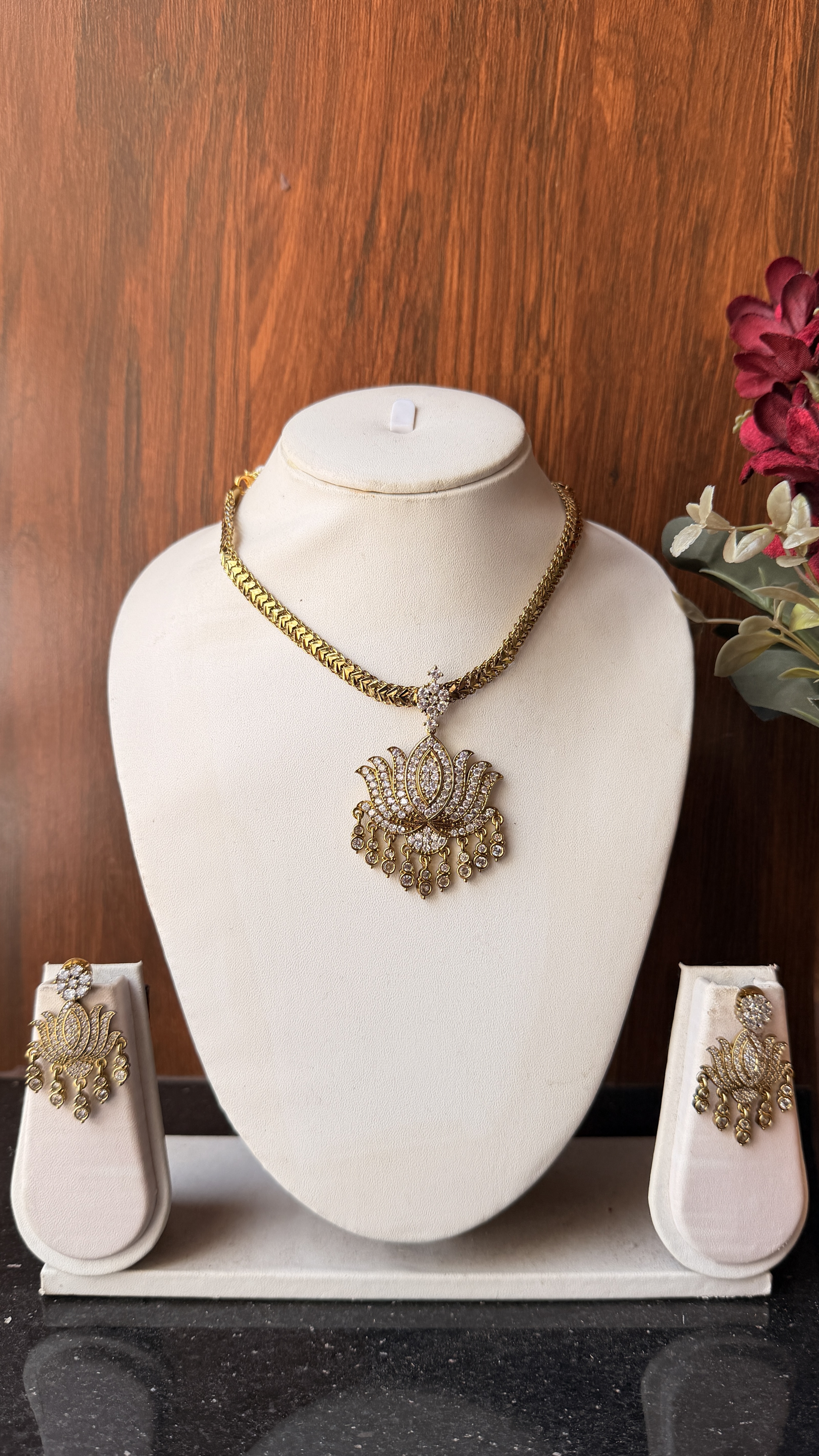 Vintage lotus attigai AT906