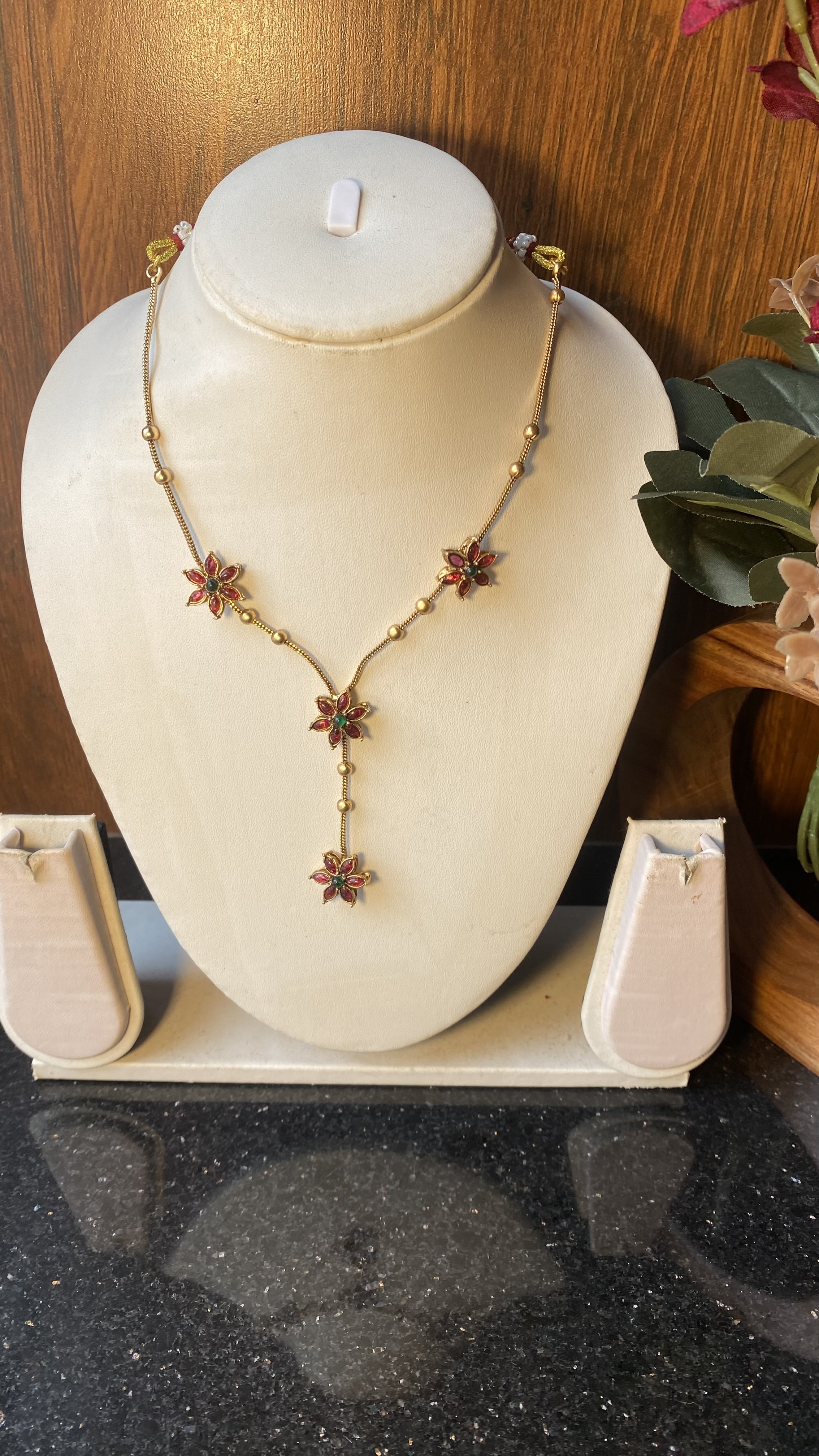 Four flowers v necklace TNS212