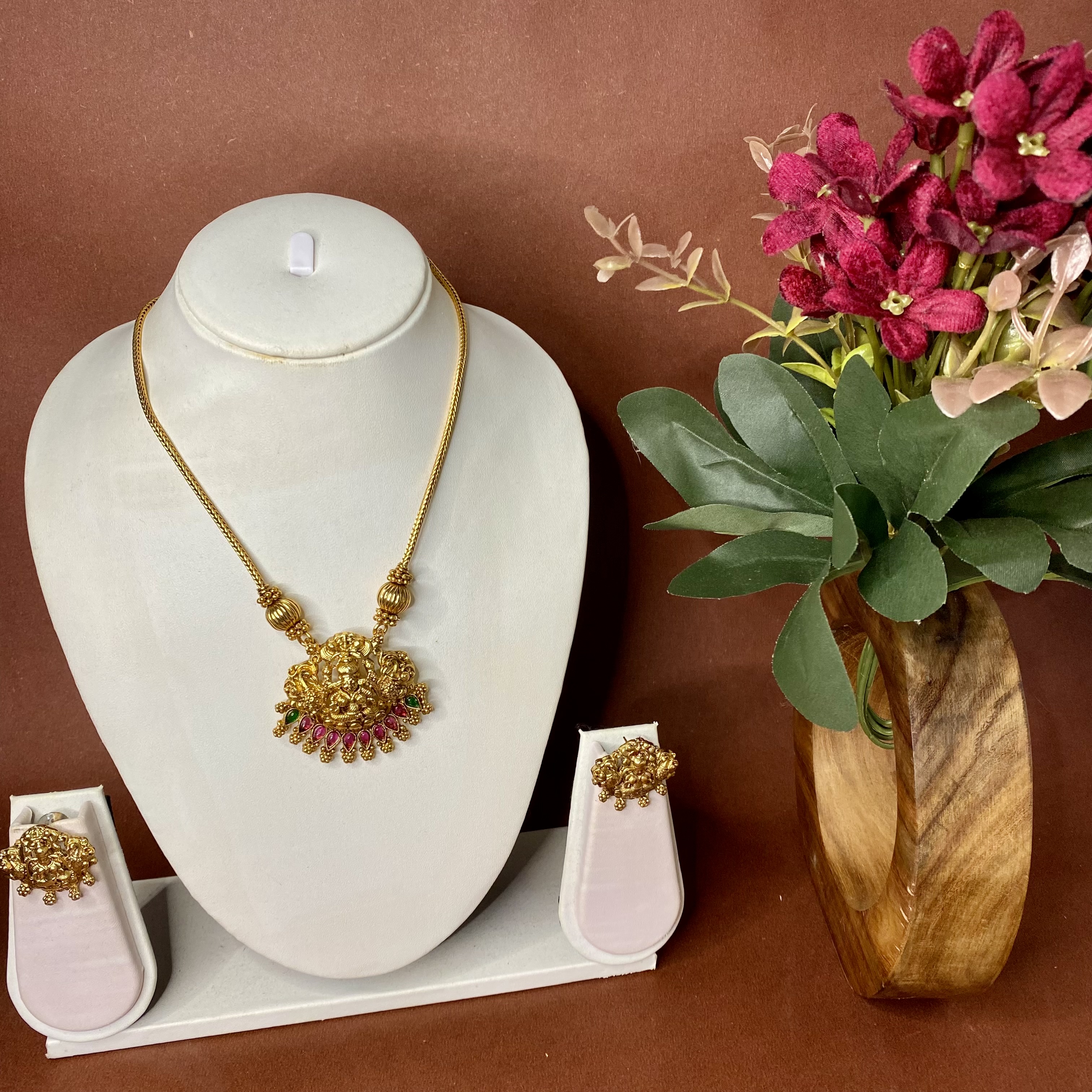 Traditional pendant Necklace Set TNS008