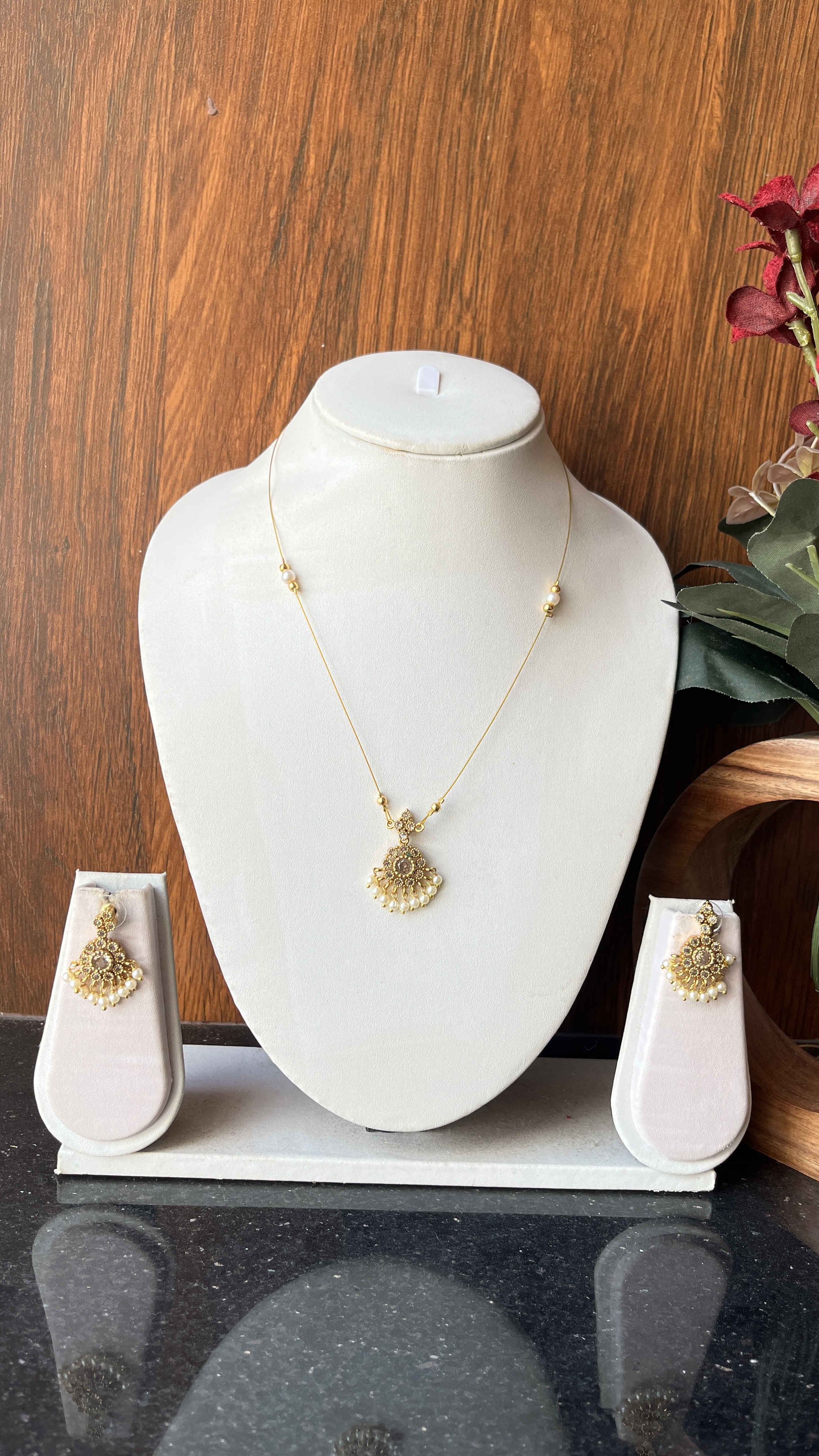 Pendant Invisible chain with earrings IC301