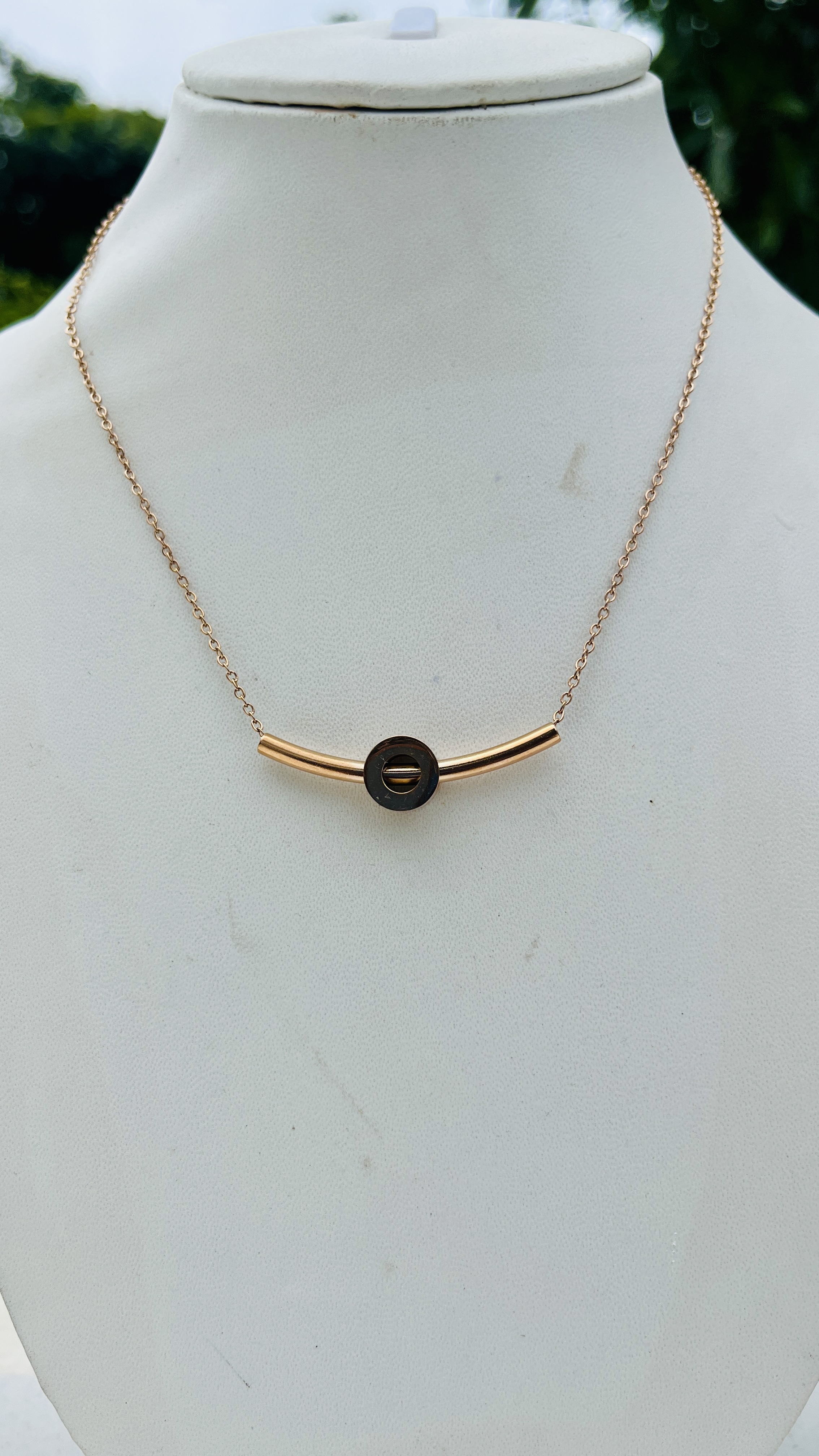 Elegant Gold Bar Pendant Necklace AT011