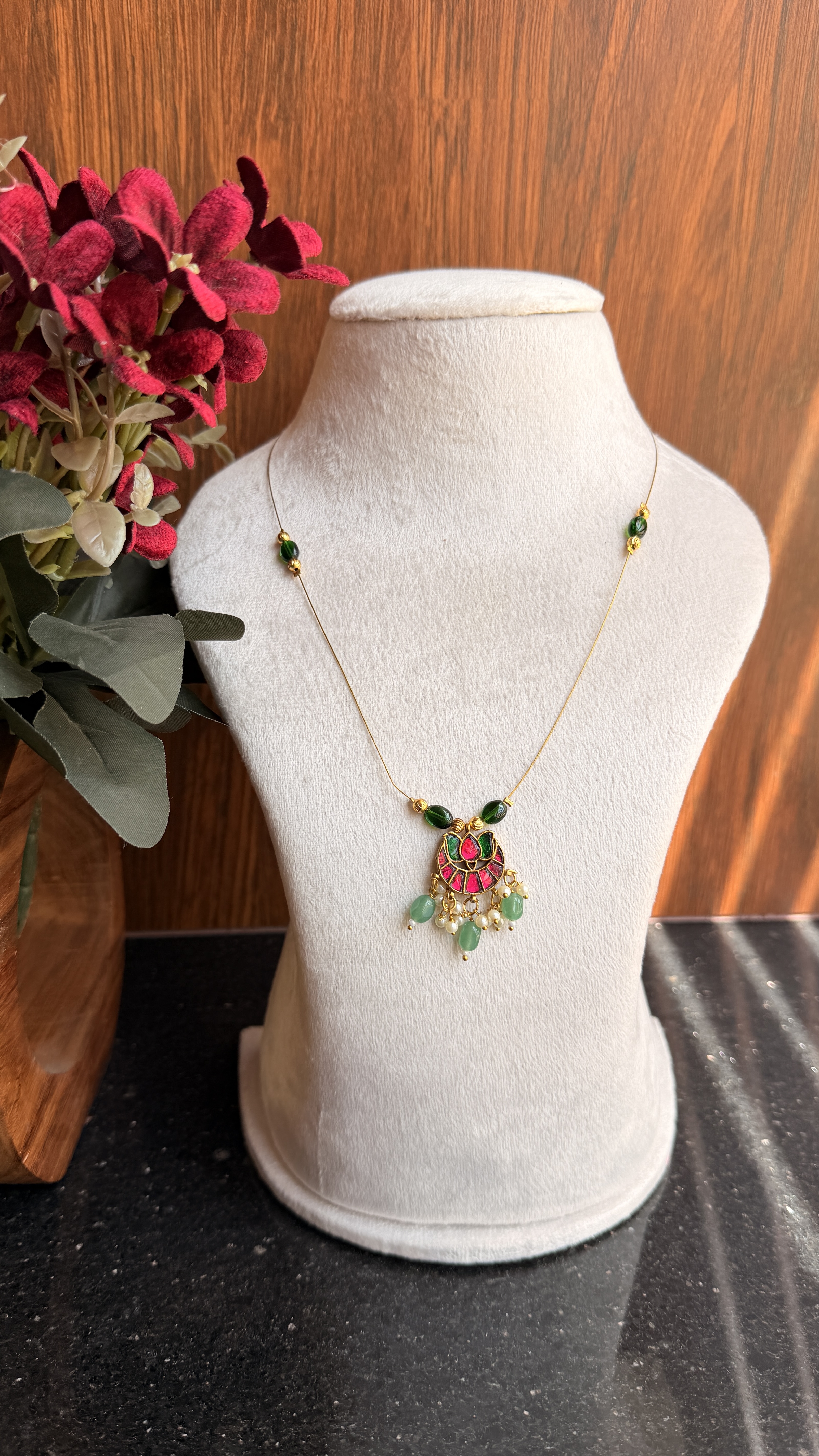 Kundan stone invisible necklace IC656