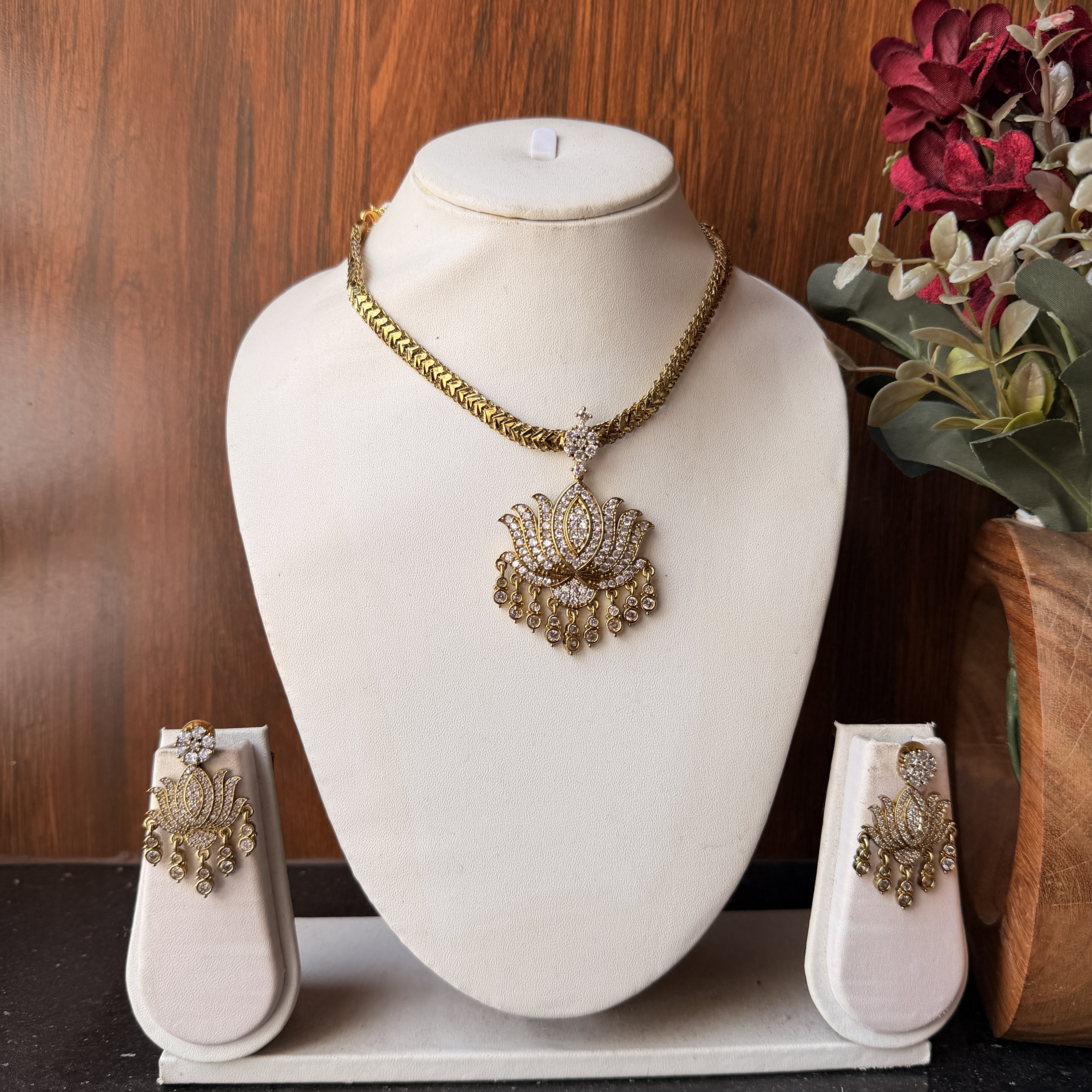 Vintage lotus attigai AT906