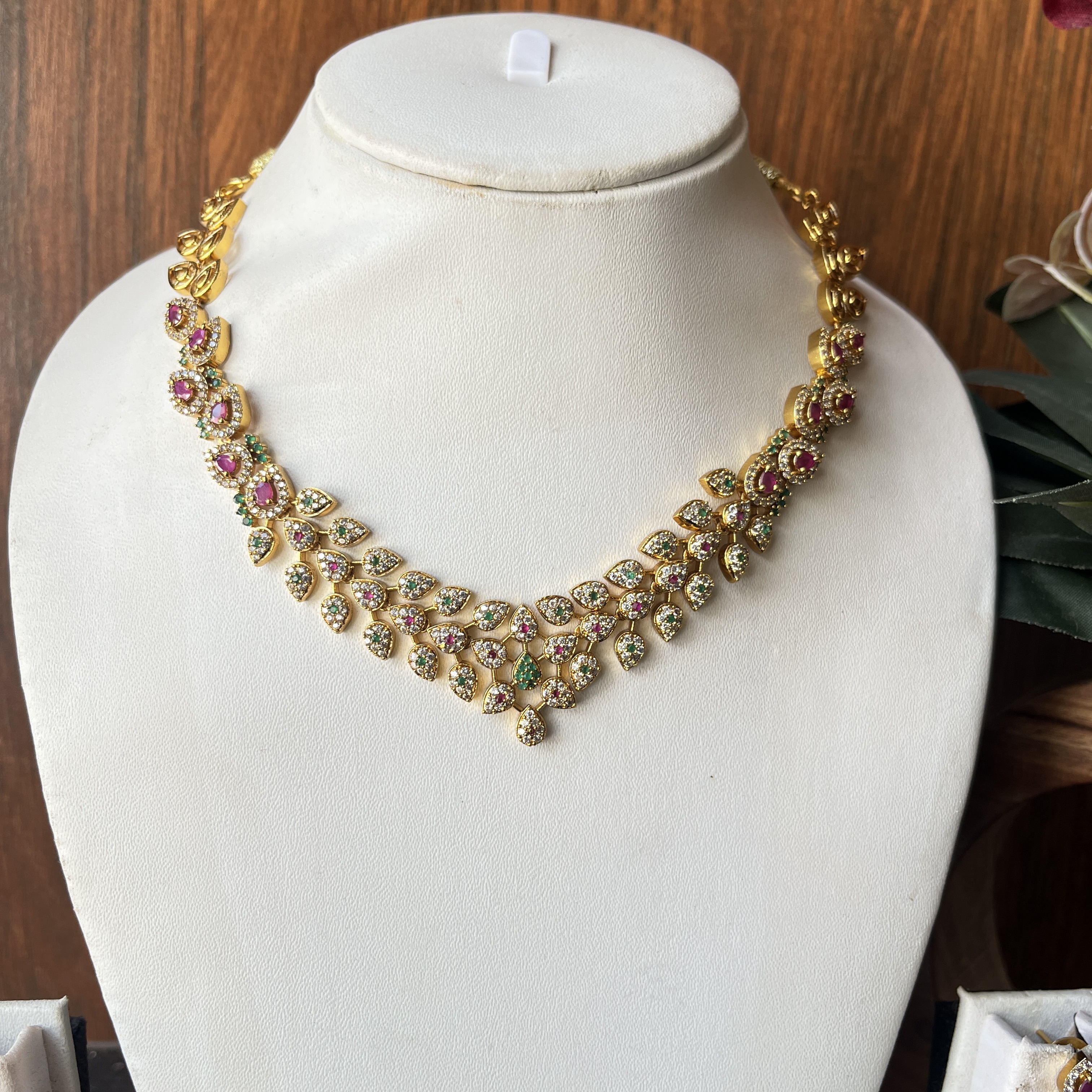 Diamond leaves necklace DLA616