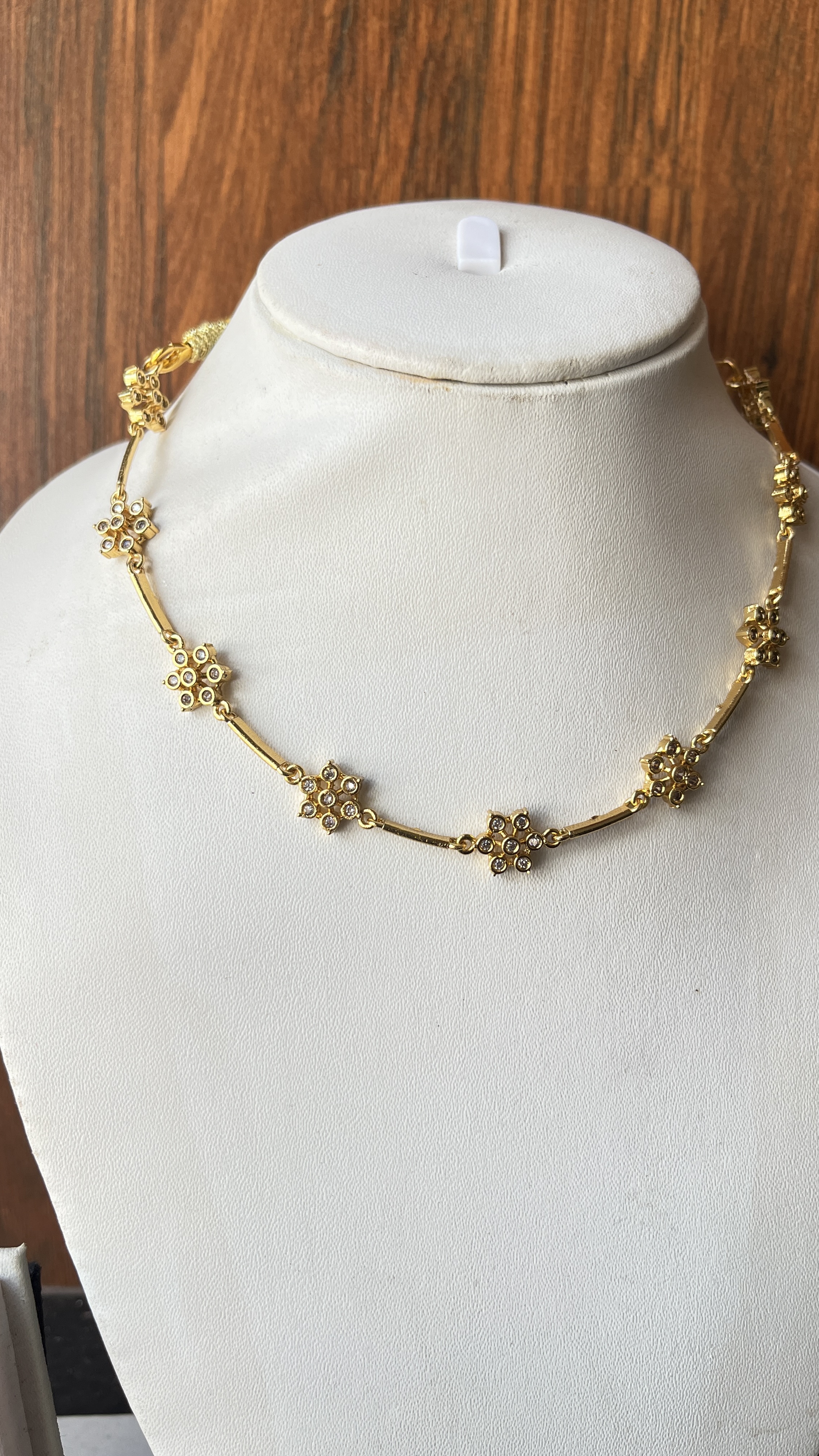 Budgeted flower necklace DLA613