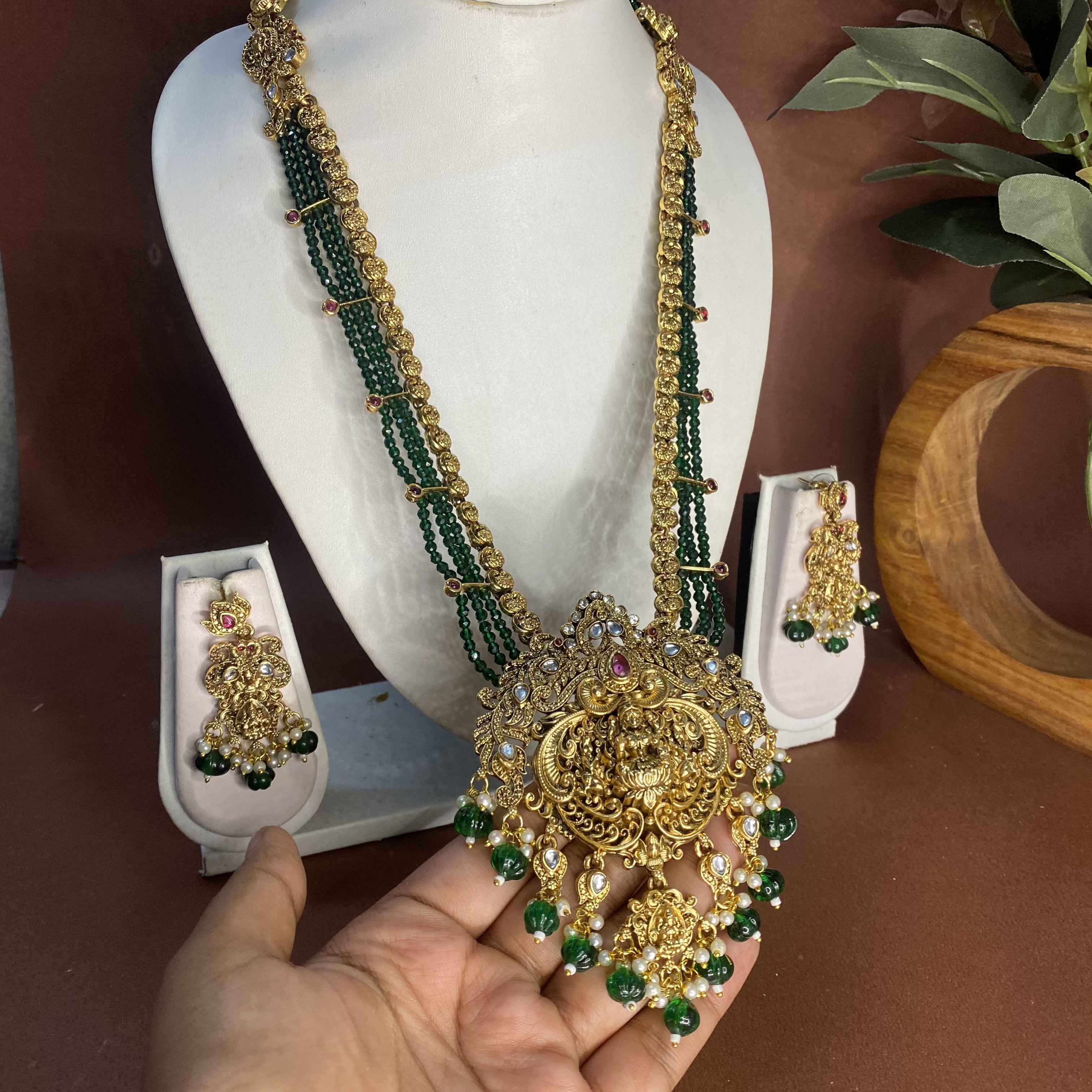 Green/emerald beads mala HS055