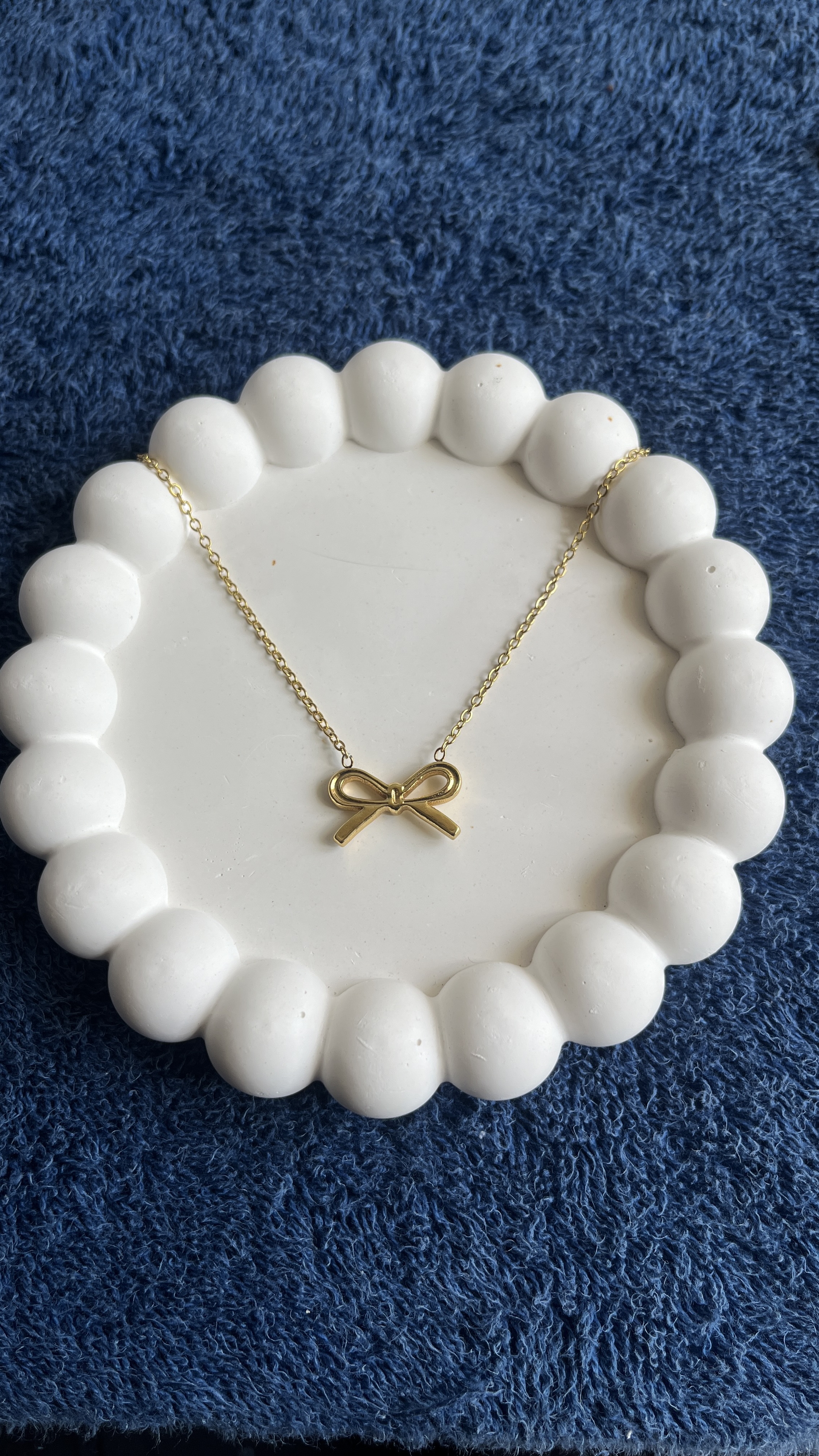 Gold Bow Pendant Necklace