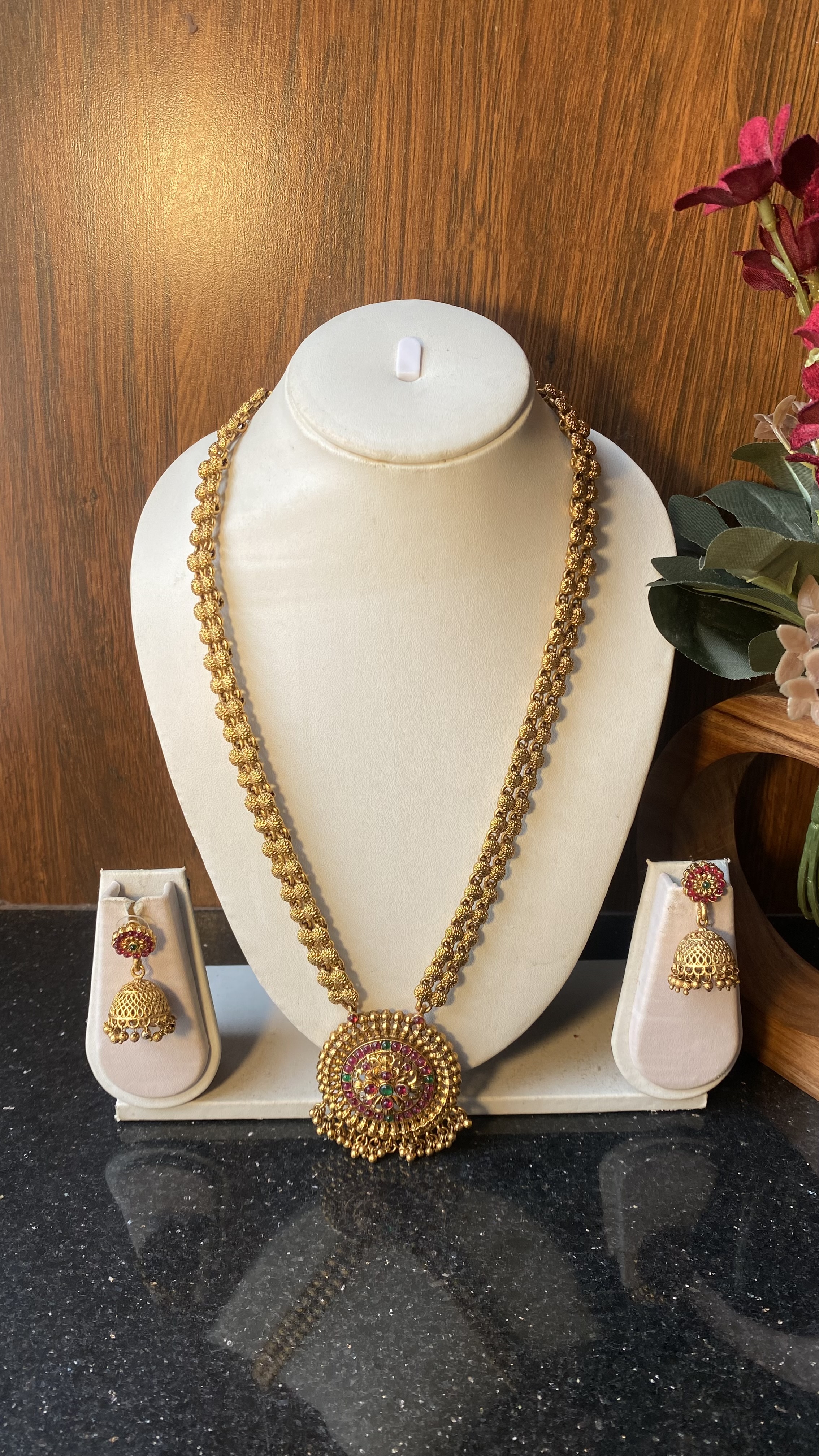 Non idol round haram HS125