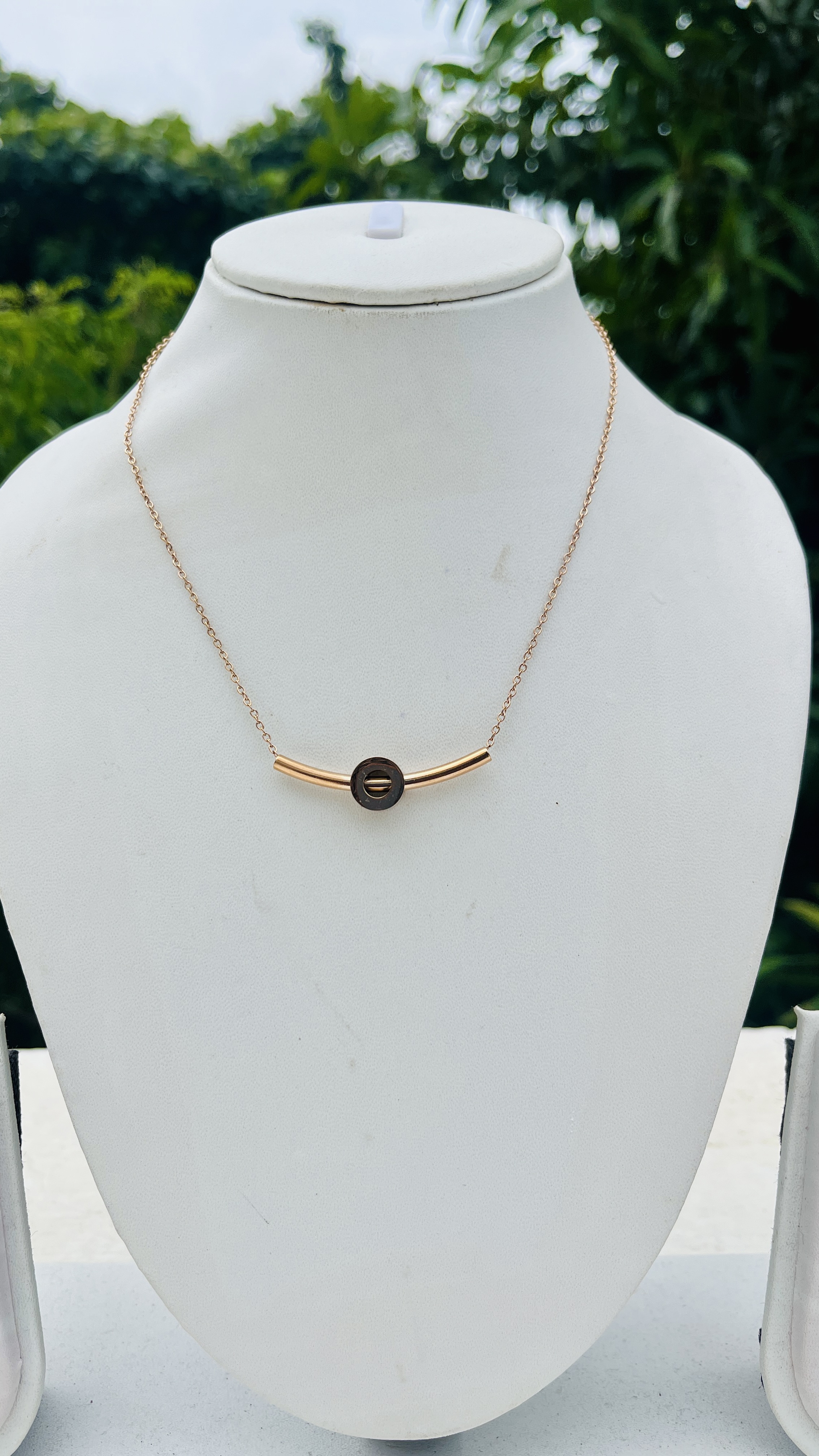 Elegant Gold Bar Pendant Necklace AT011