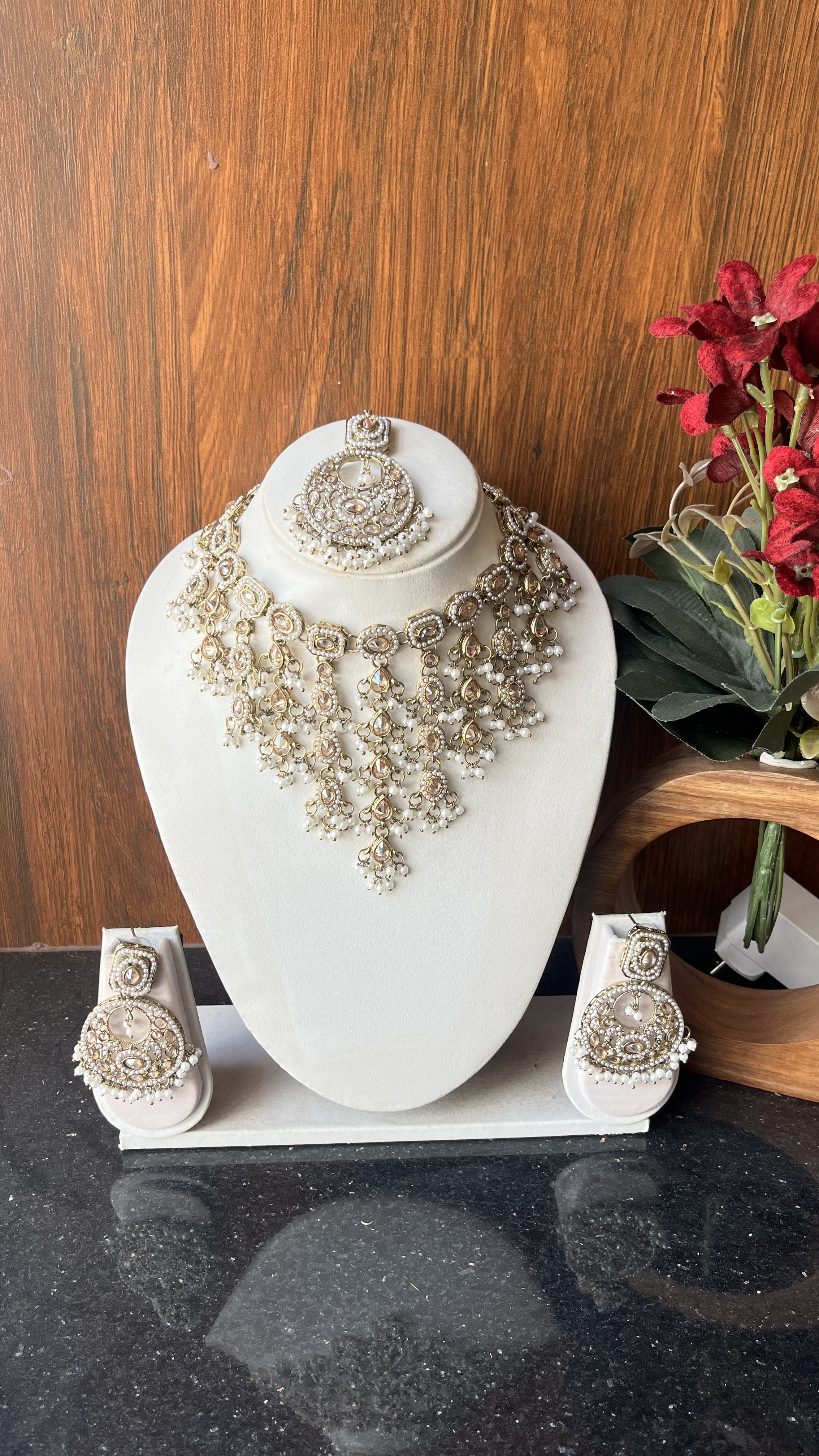 Everything pearl and diamond DLA66