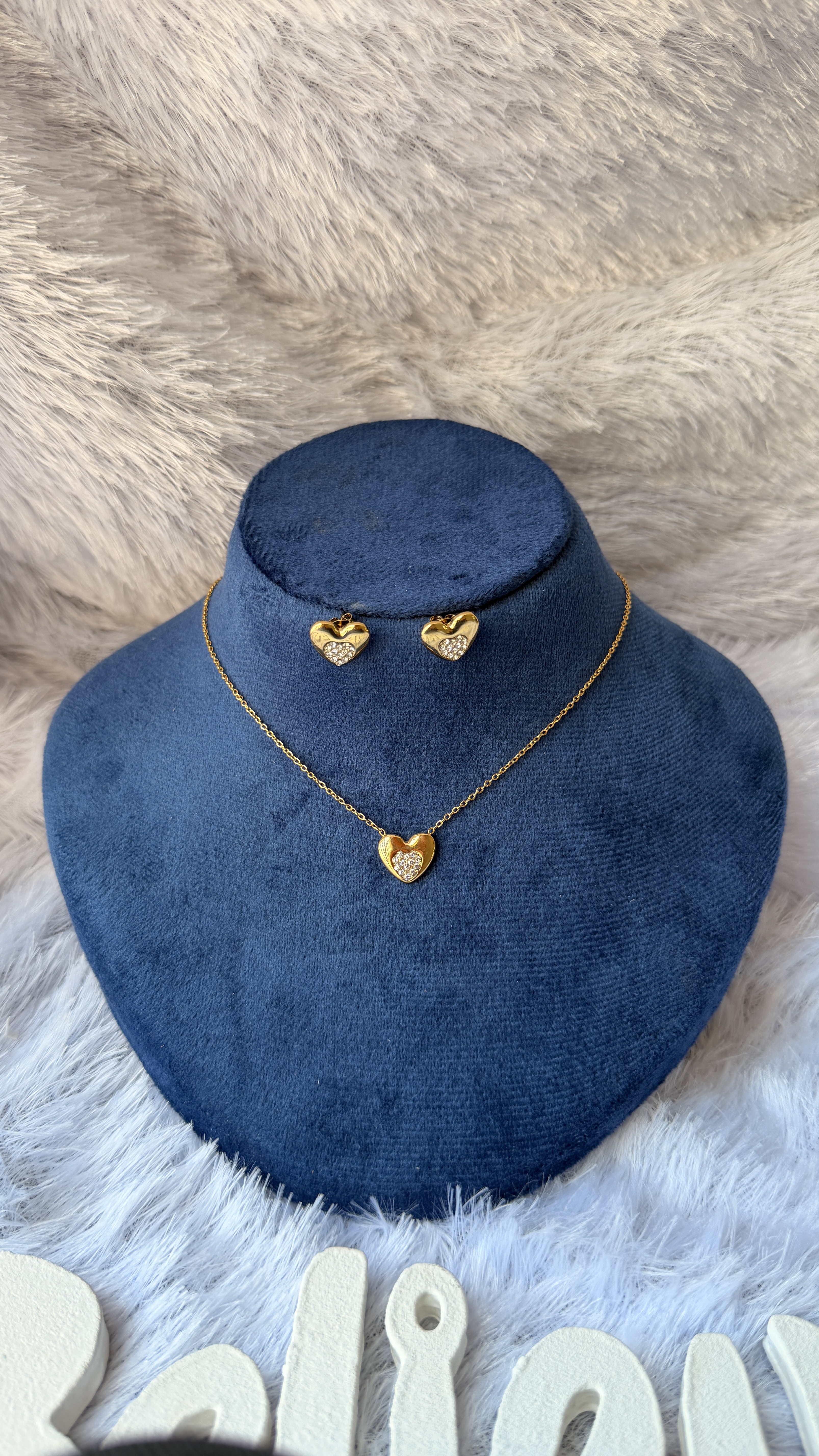 Heart chain with studs AT444