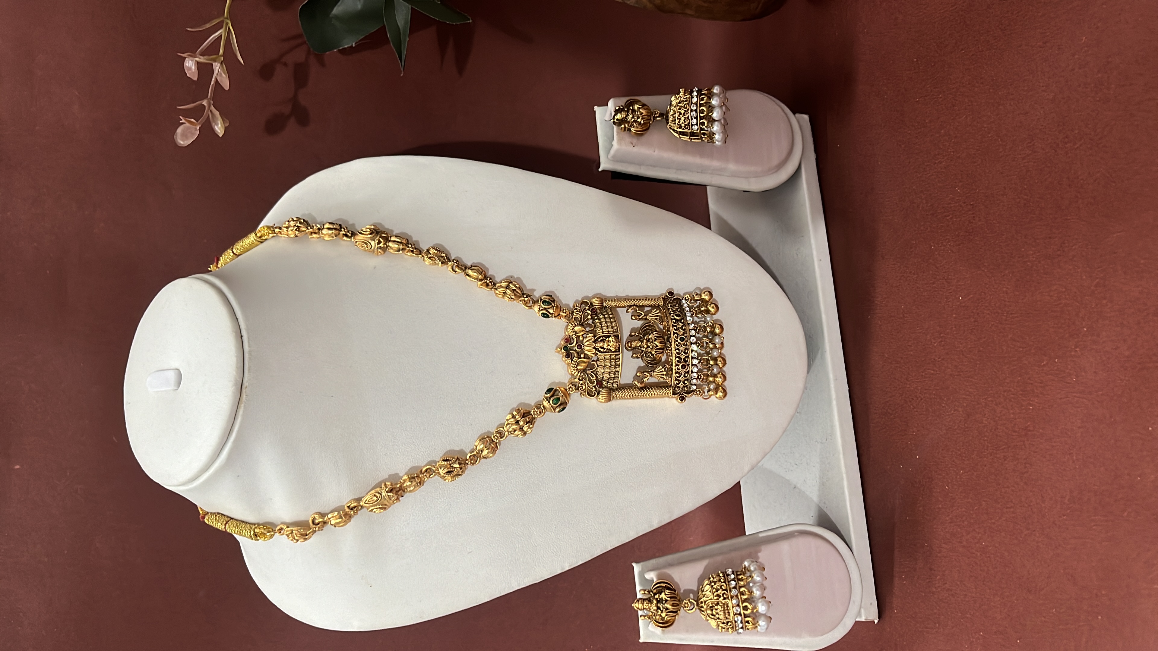 Traditional Gold Necklace 