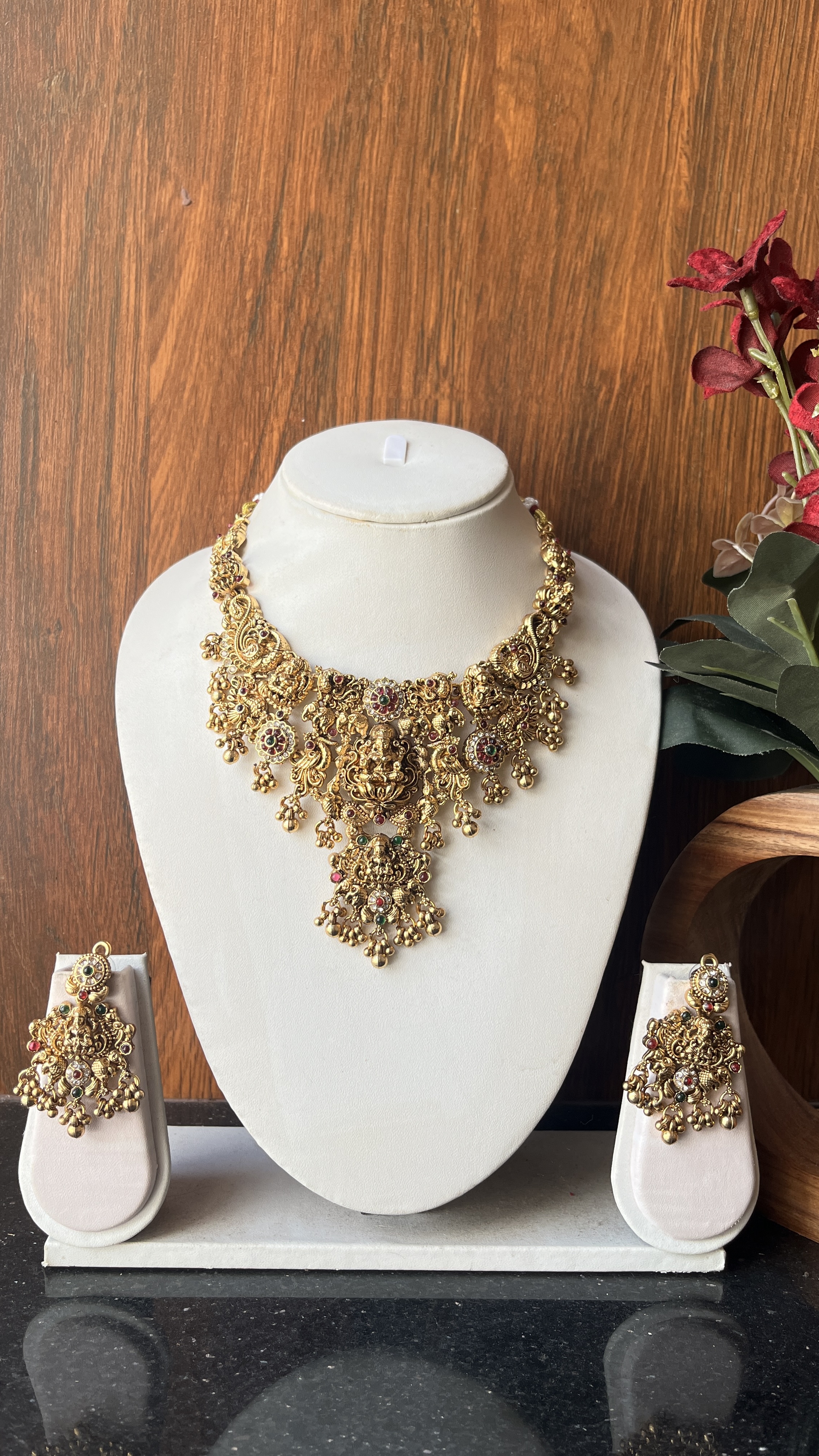 Gold alike Traditional necklace TNS890