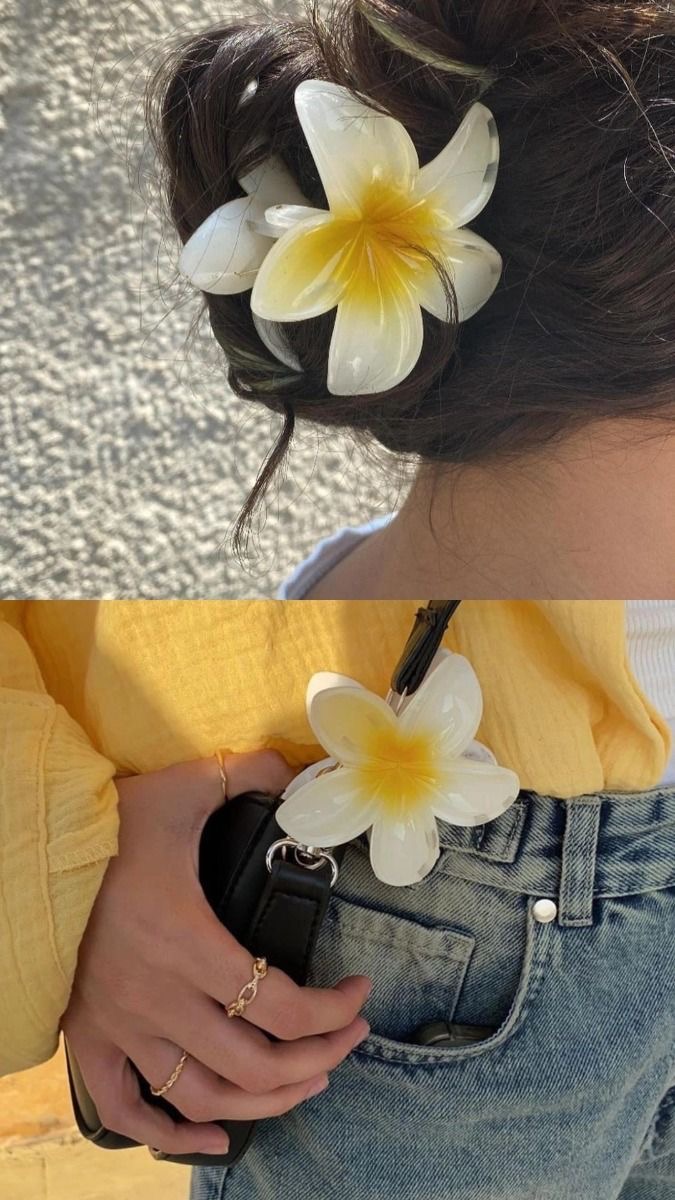 Matte Lillys Flower Hair Clip