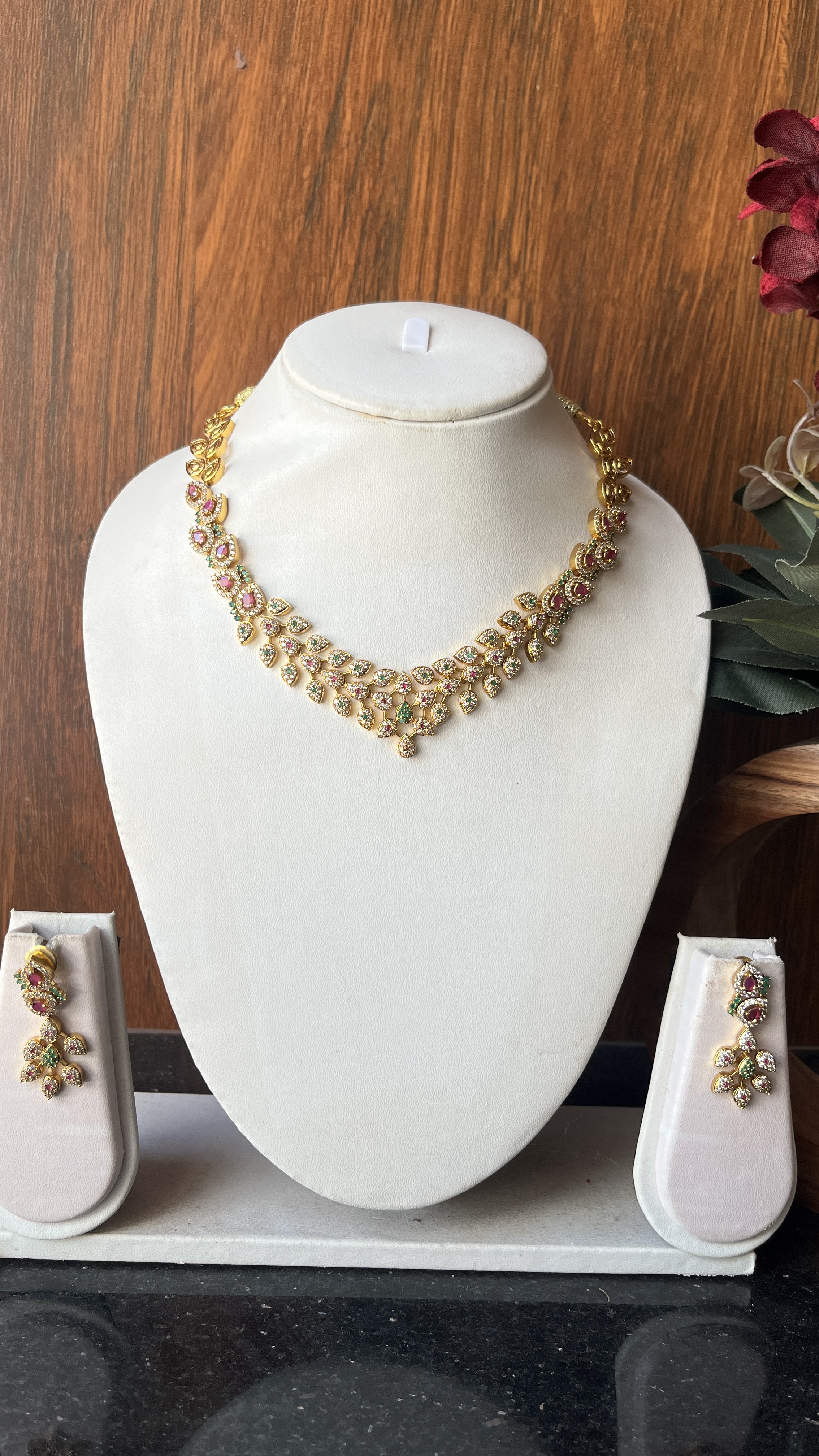 Diamond leaves necklace DLA616