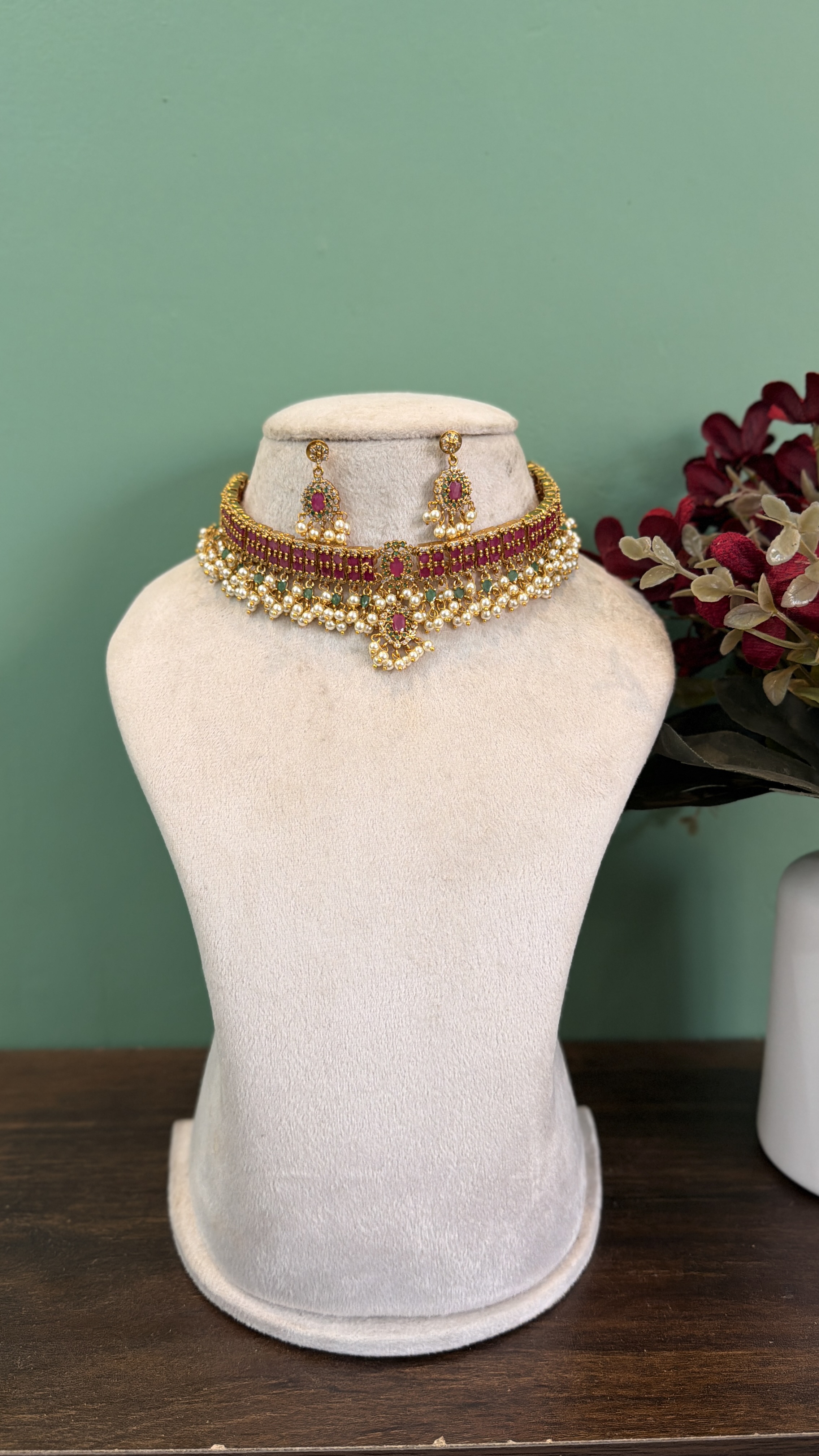 Pearls and pearls ruby choker CNS30
