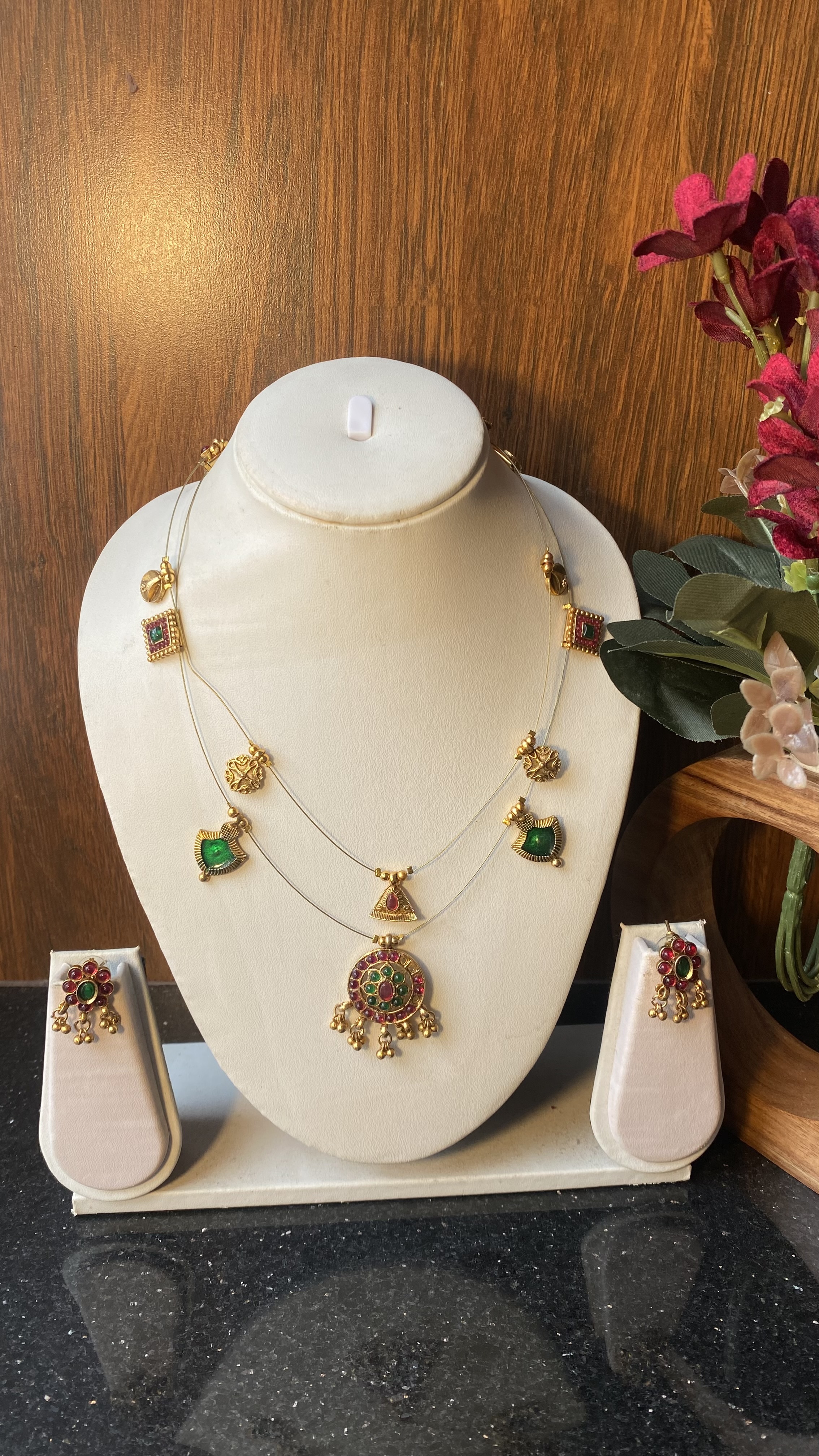 Double layer multi color invisible chain IC217