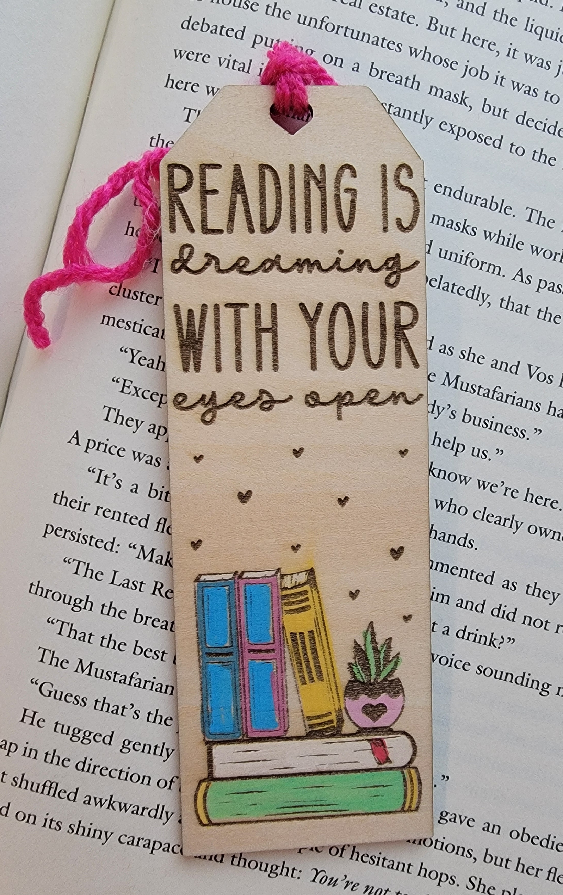 Wooden Book Lovers Bookmark - Reading Dreaming