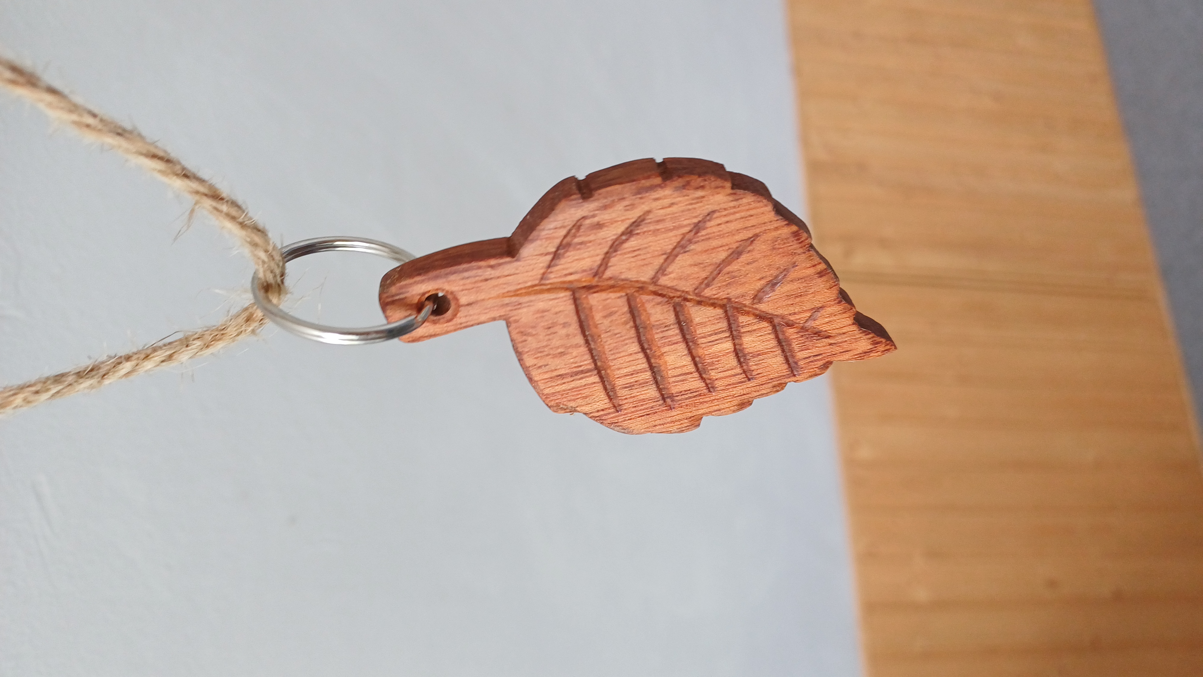 Houten sleutelhanger Boomblad