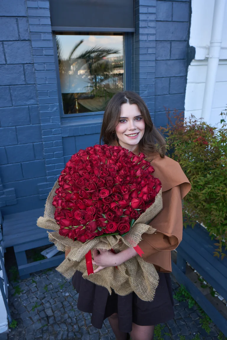 301 Kırmızı Gül Buketi