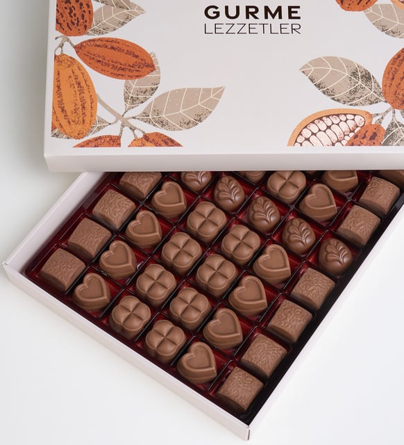 Desenli Kutuda 54'lü Karışık Gurme Lezzetler 732g