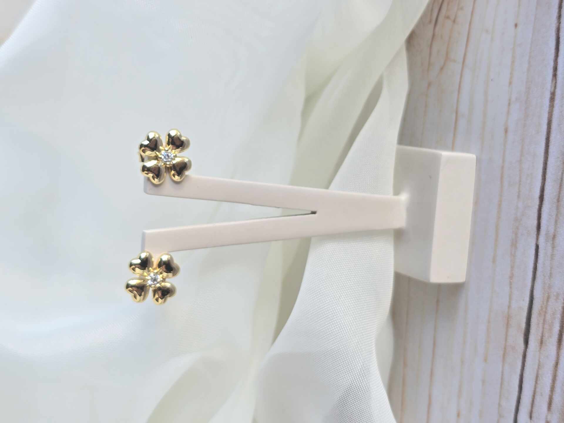 BRI3542G - Brinco Ouro Semijoia