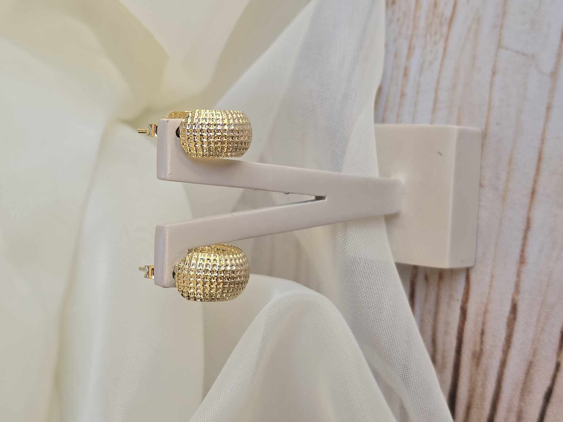 BRI3410G - Brinco Ouro Semijoia