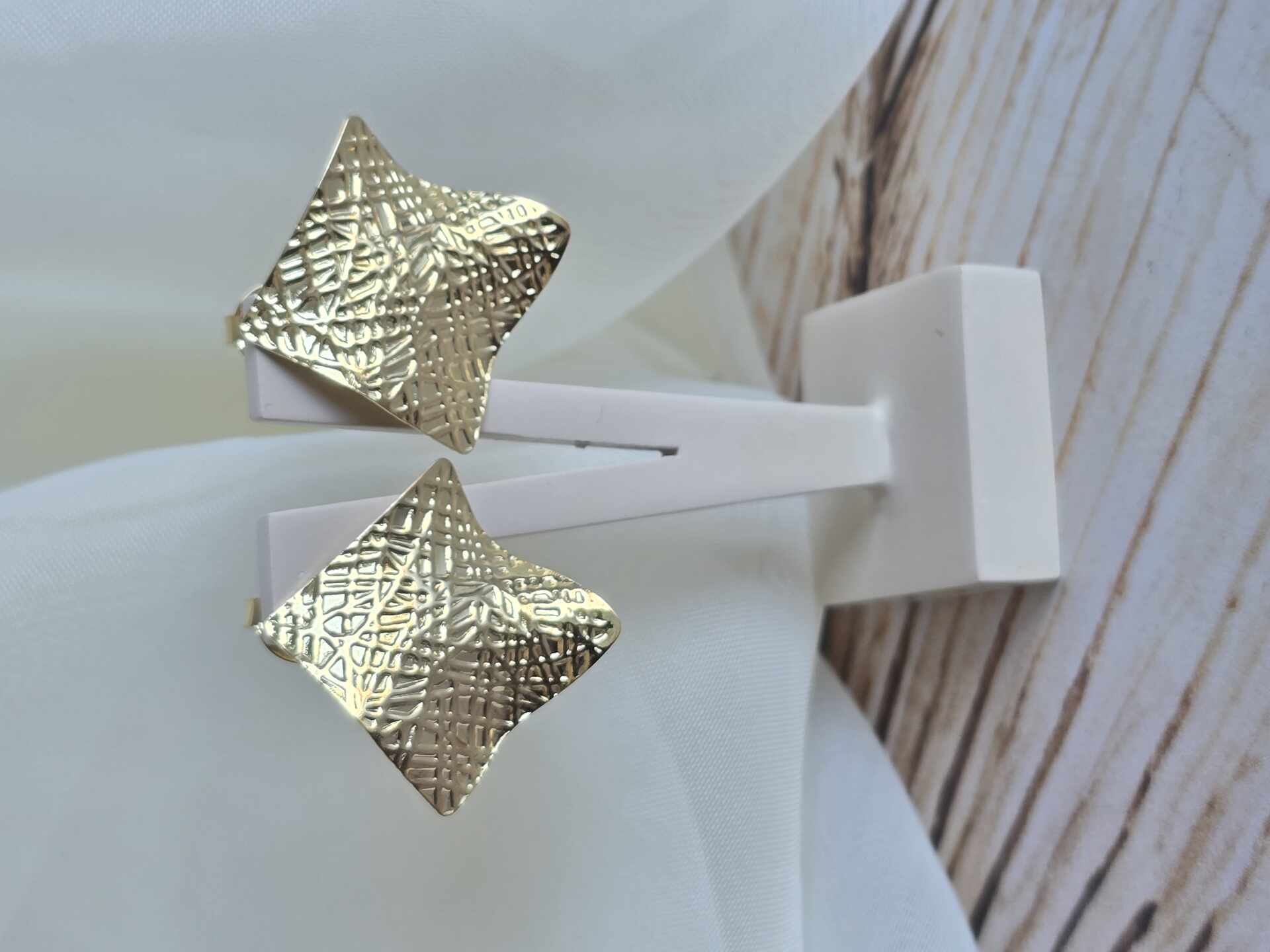 BRI3403G - Brinco Ouro Semijoia