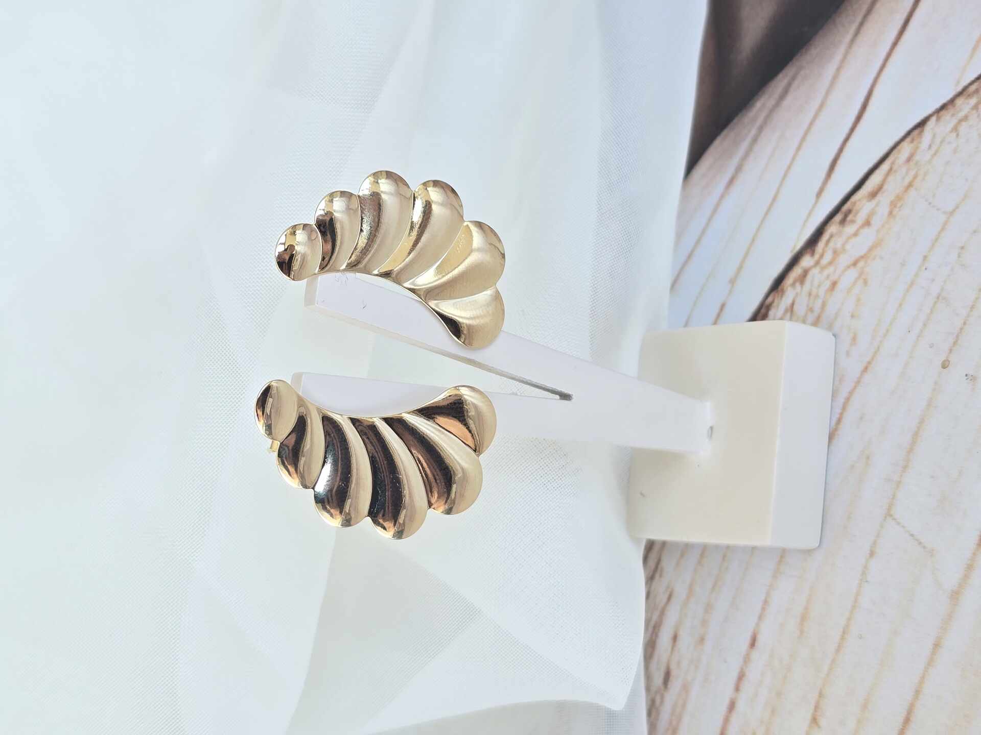 BRI3424G - Brinco Ouro Semijoia