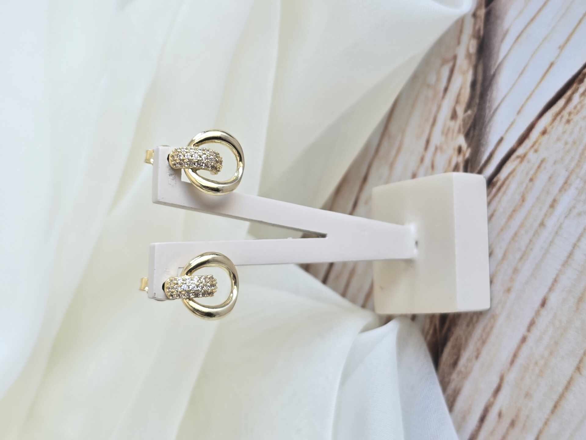 BRI3474G - Brinco Ouro Semijoia