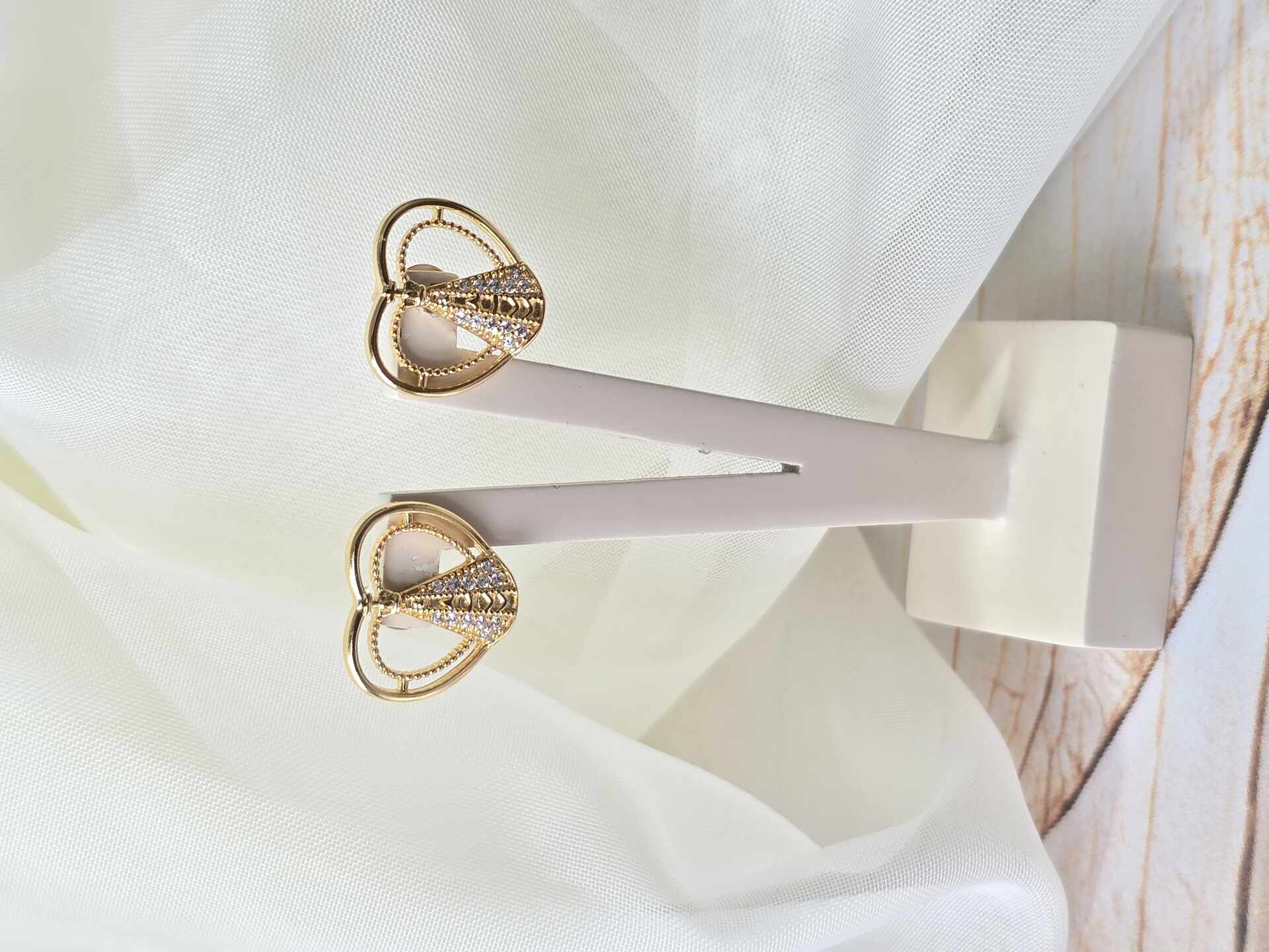 BRI3706G - Brinco Ouro Semijoia