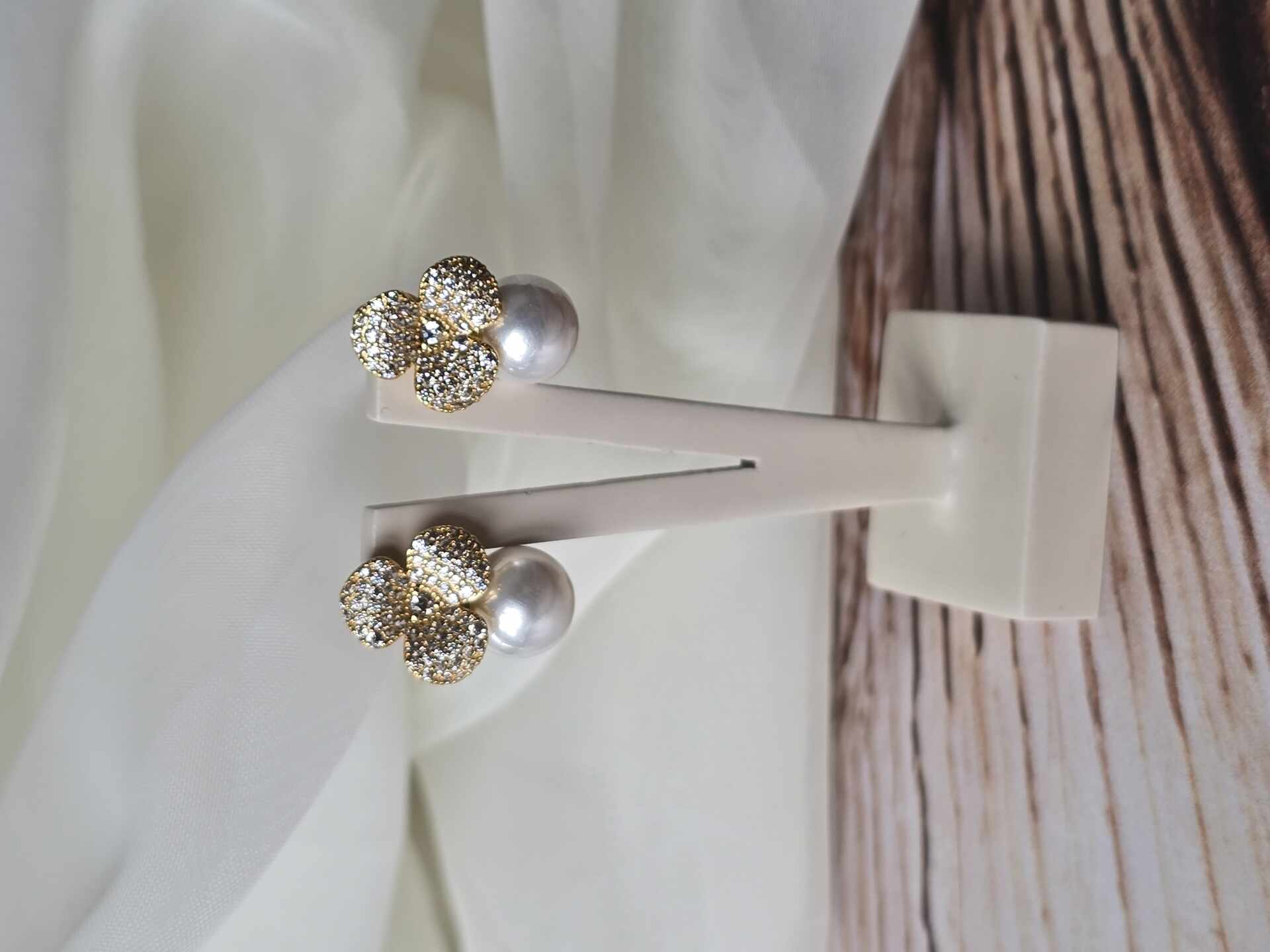 BRI3704G - Brinco Ouro Semijoia