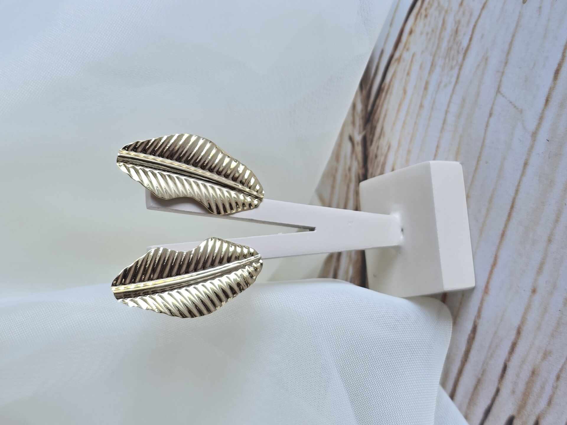 BRI3406G - Brinco Ouro Semijoia