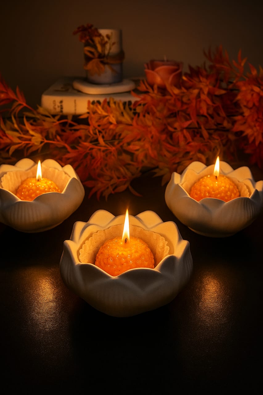 Lotus Glow – Motichur Laddu Candle