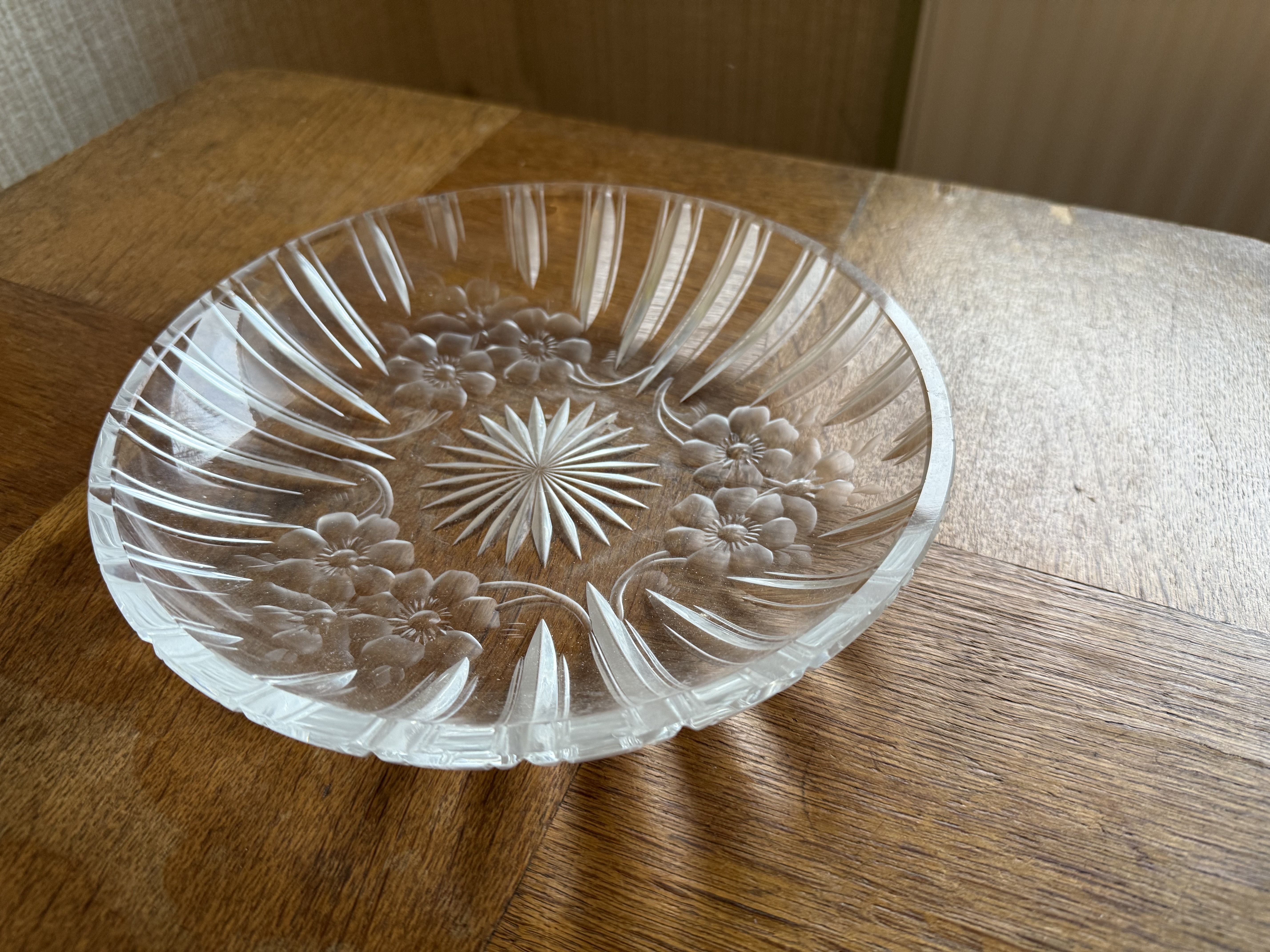 EW suur kristalltaldrik lillelihv