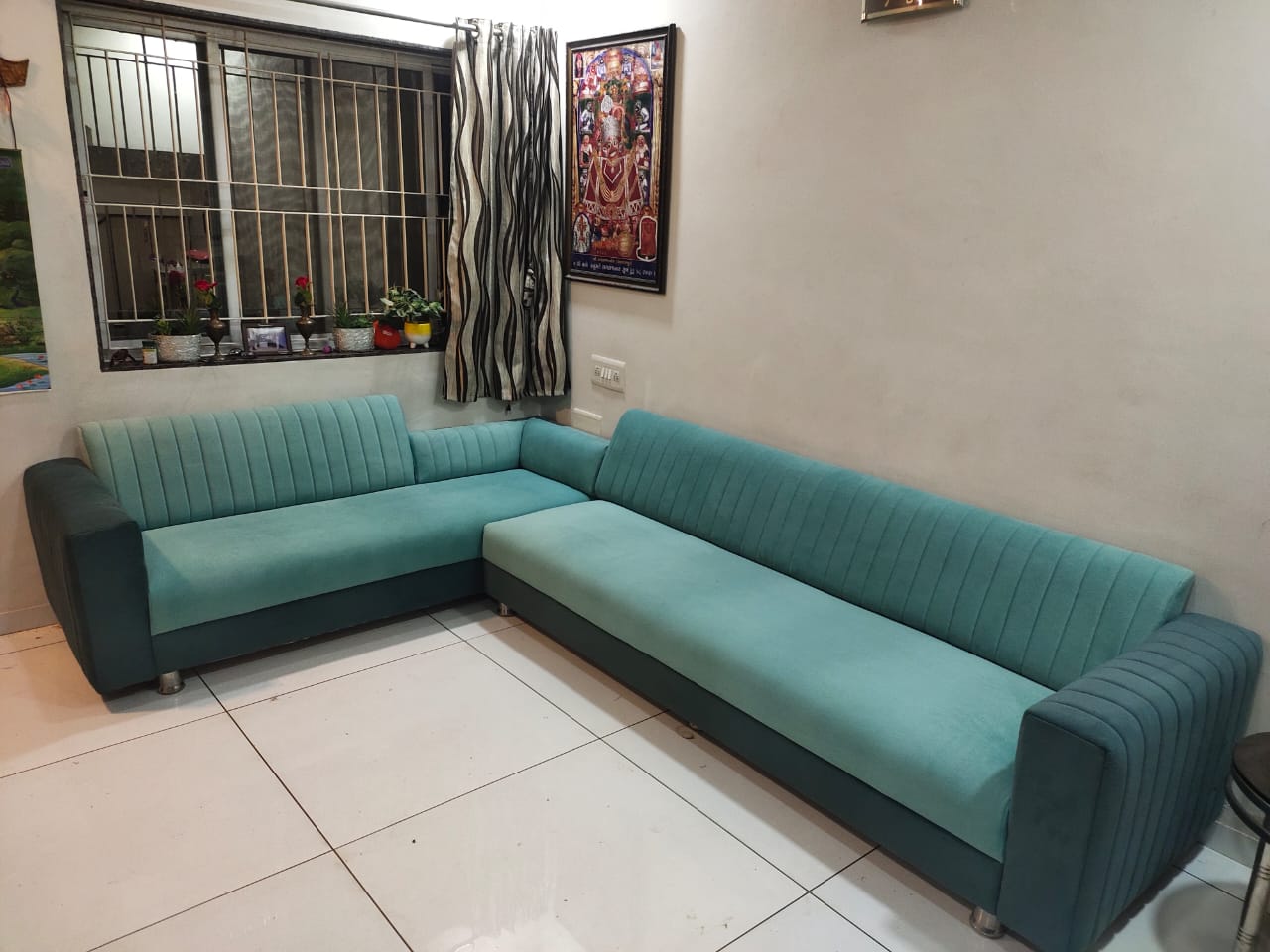 Modern L-Shaped Sofa Set