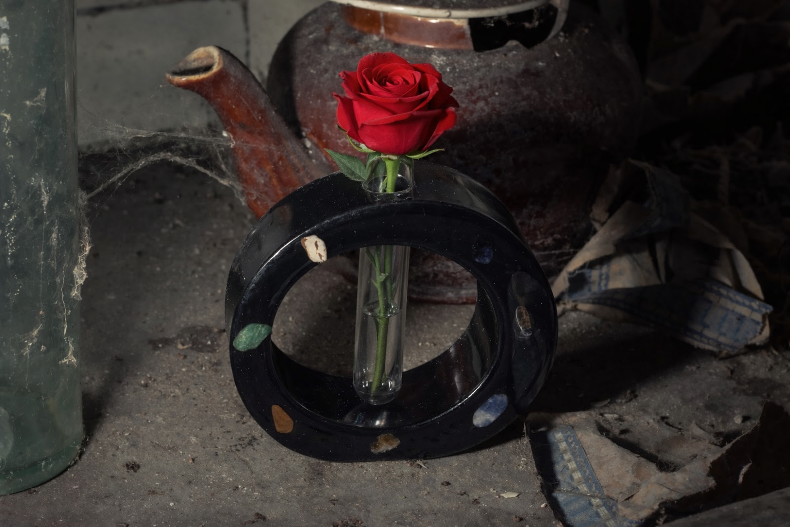 Soliflore en résine époxy et pierre naturelle Obsidienne noire