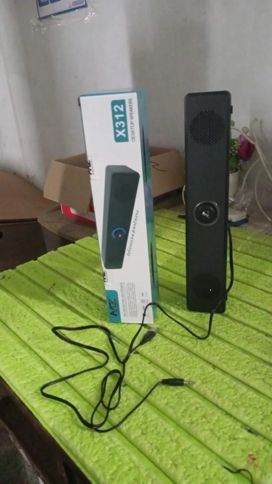 Slim Soundbar Speaker
