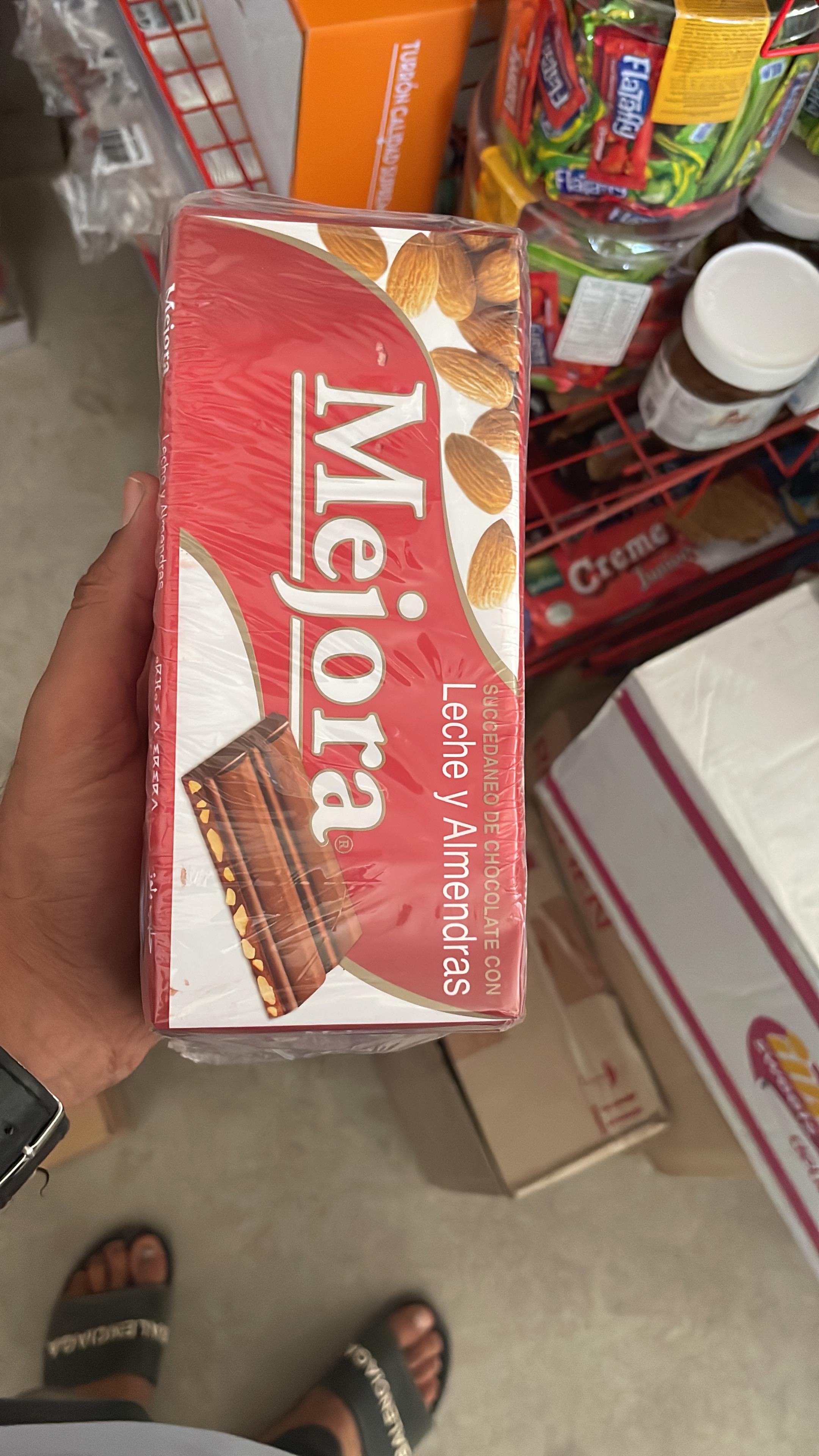 Mejora Milk and Almond Chocolate