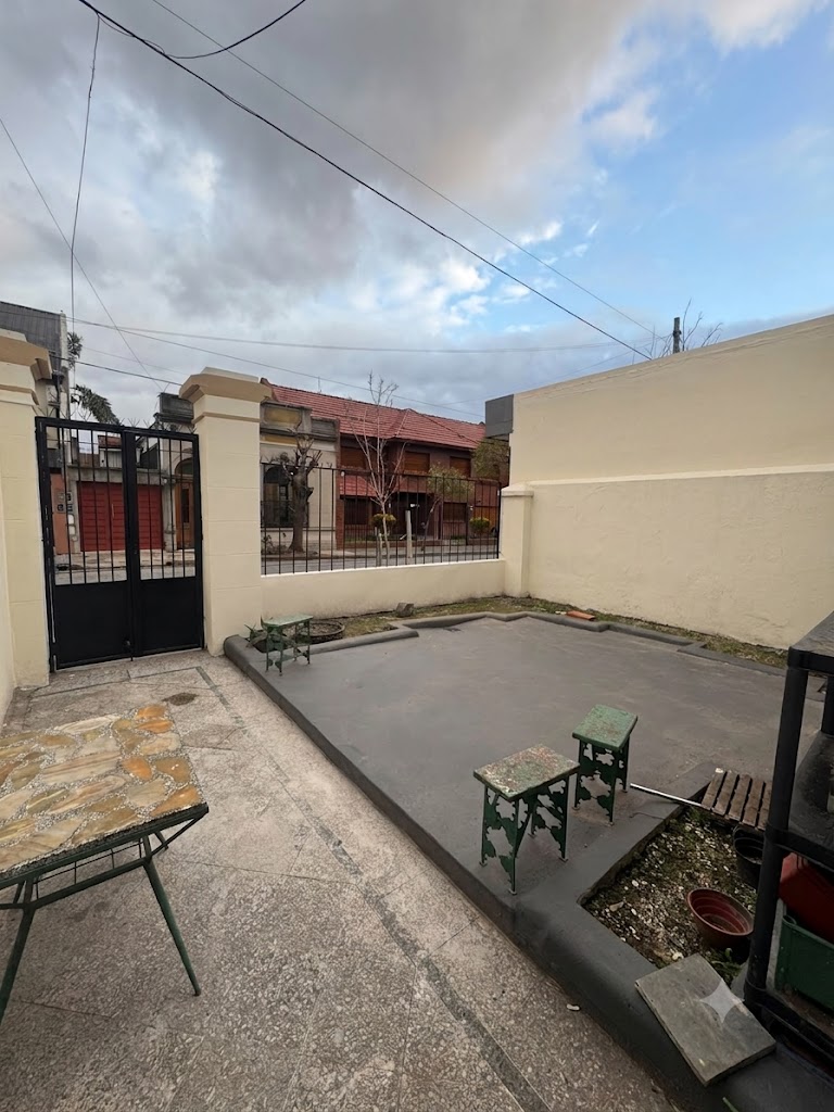 Venta casa 4 amb c/cochera y jardin