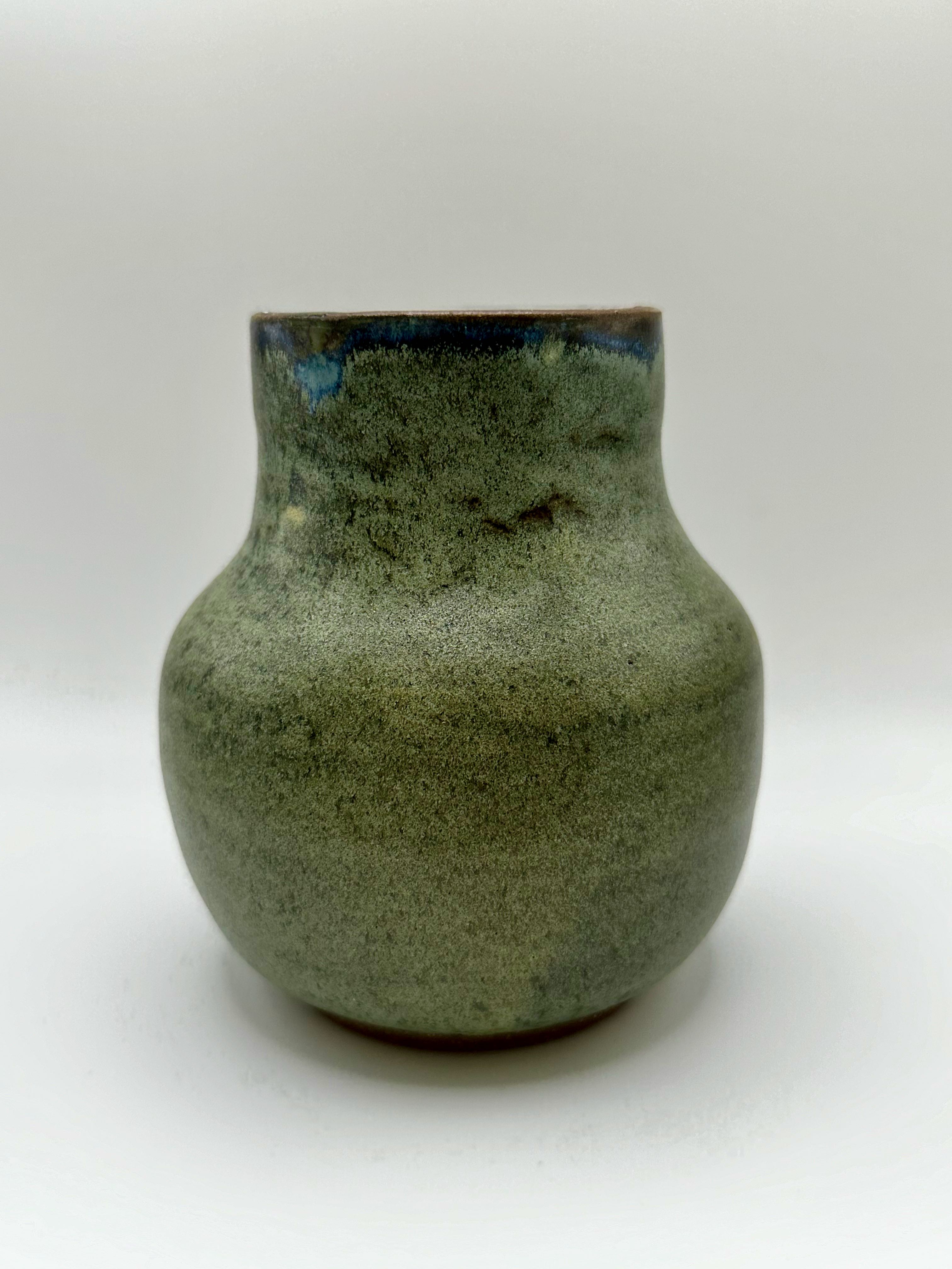 Stoneware Vase in Green 