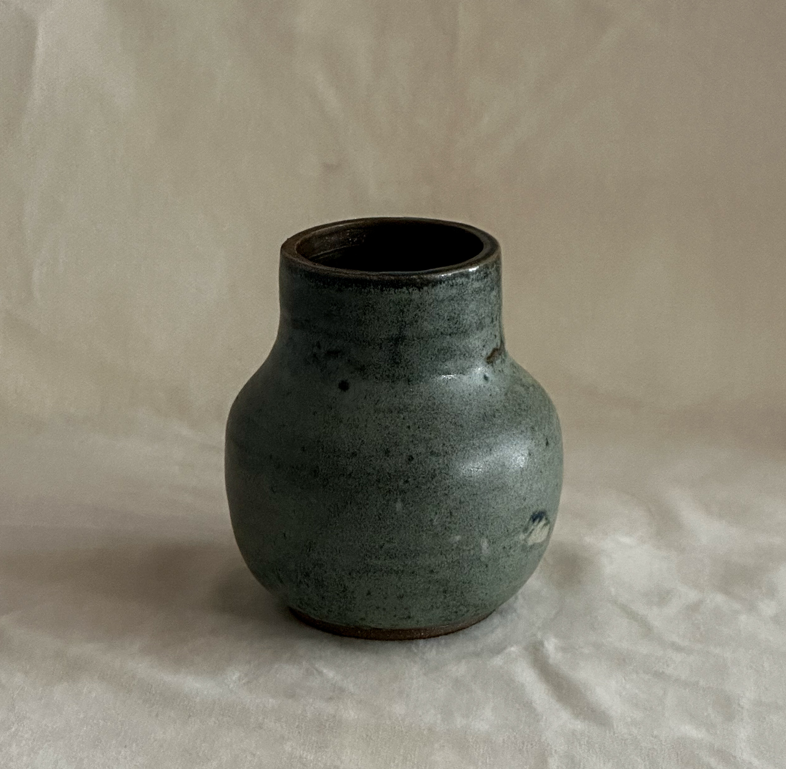 Stoneware Vase in Green 