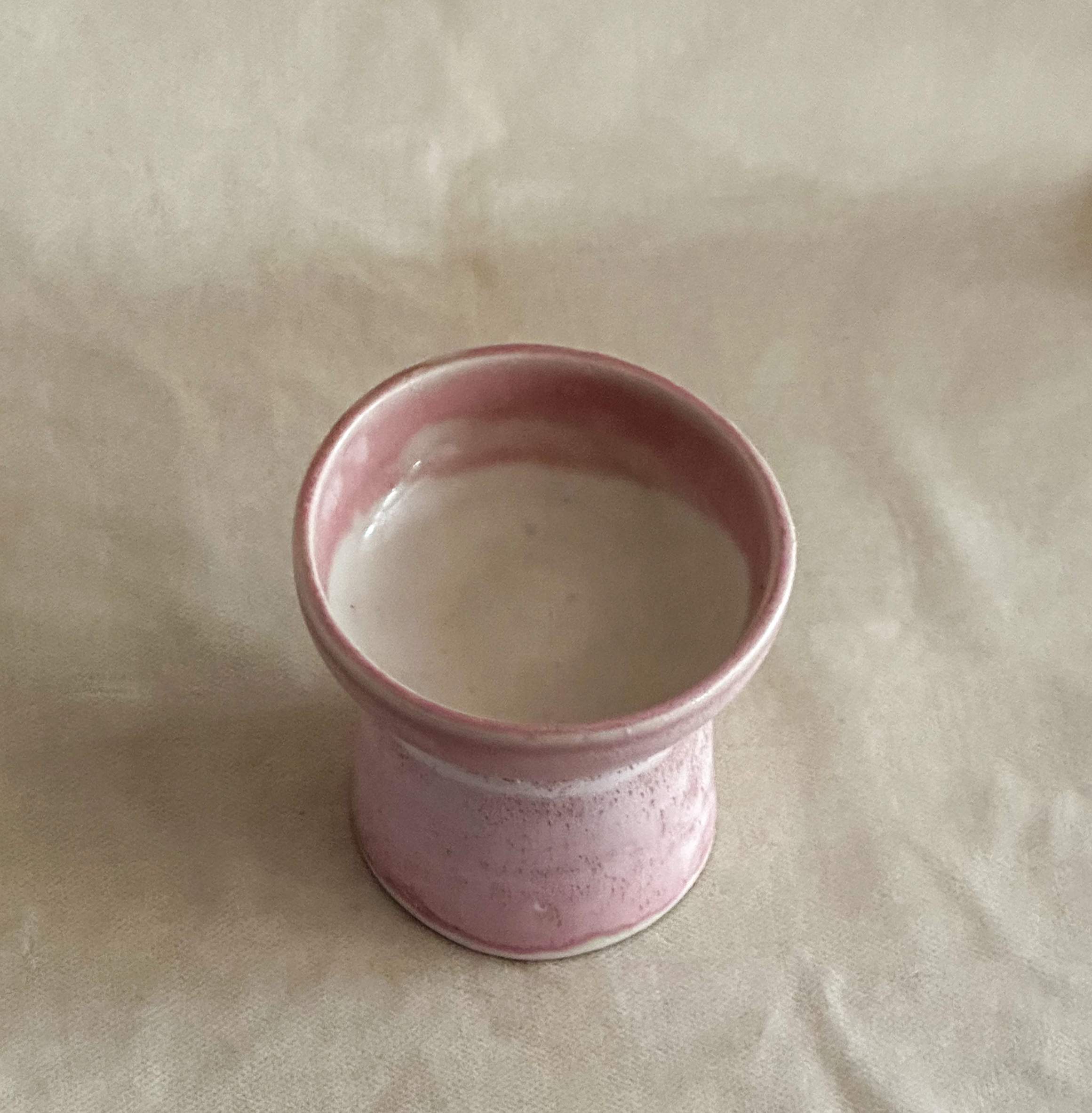 Bowl for your kitty in pink