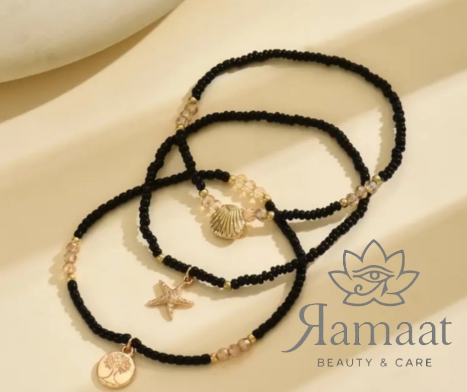 cavigliere con ciondoli di perline nere