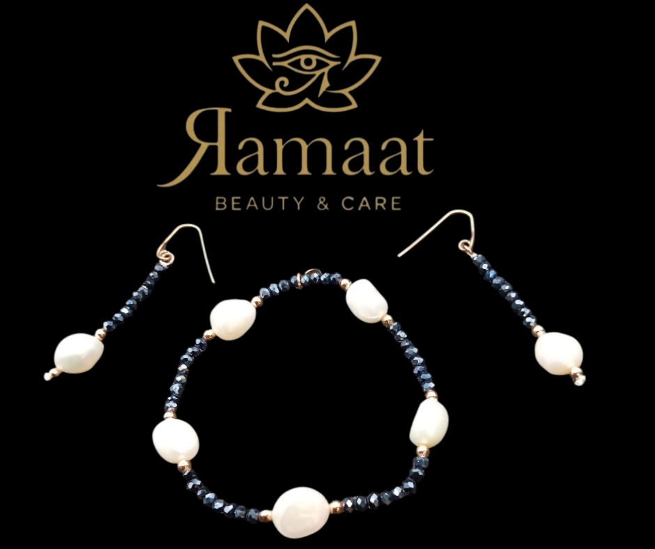 Set di gioielli con perle e perline